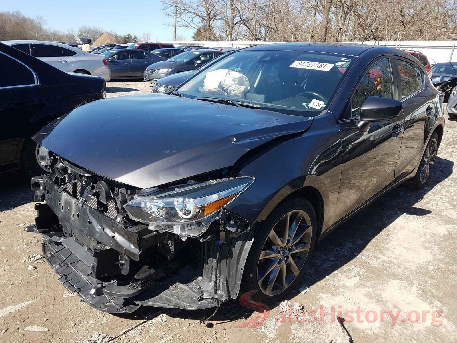 3MZBN1L36JM268861 2018 MAZDA 3