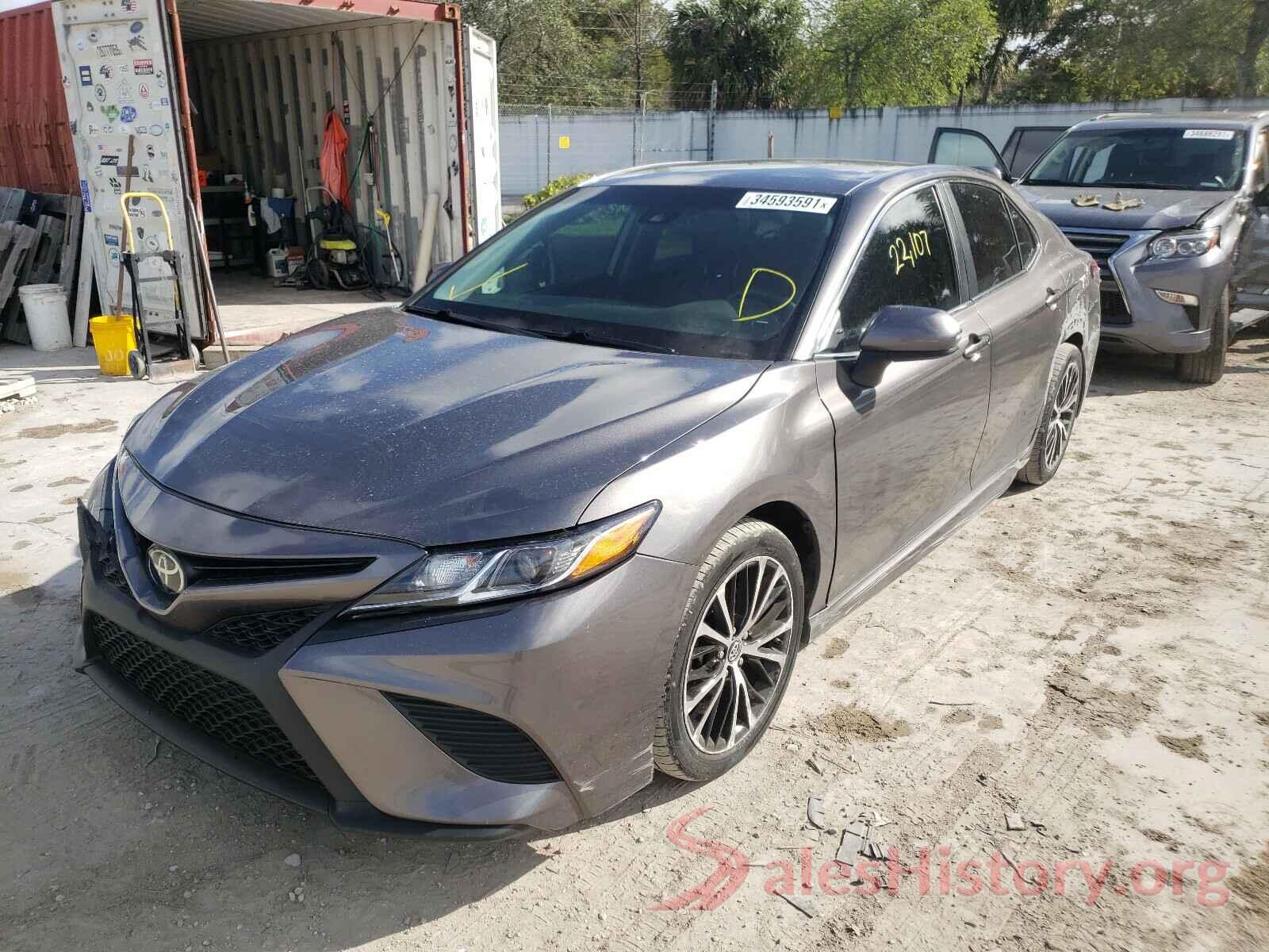 4T1B11HK8JU653800 2018 TOYOTA CAMRY