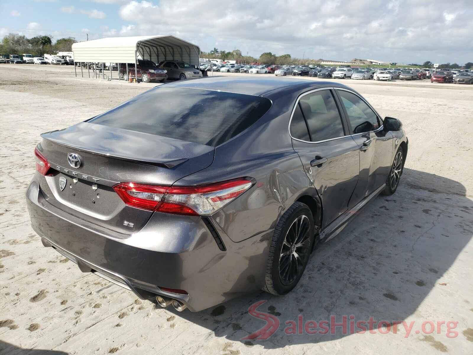 4T1B11HK8JU653800 2018 TOYOTA CAMRY