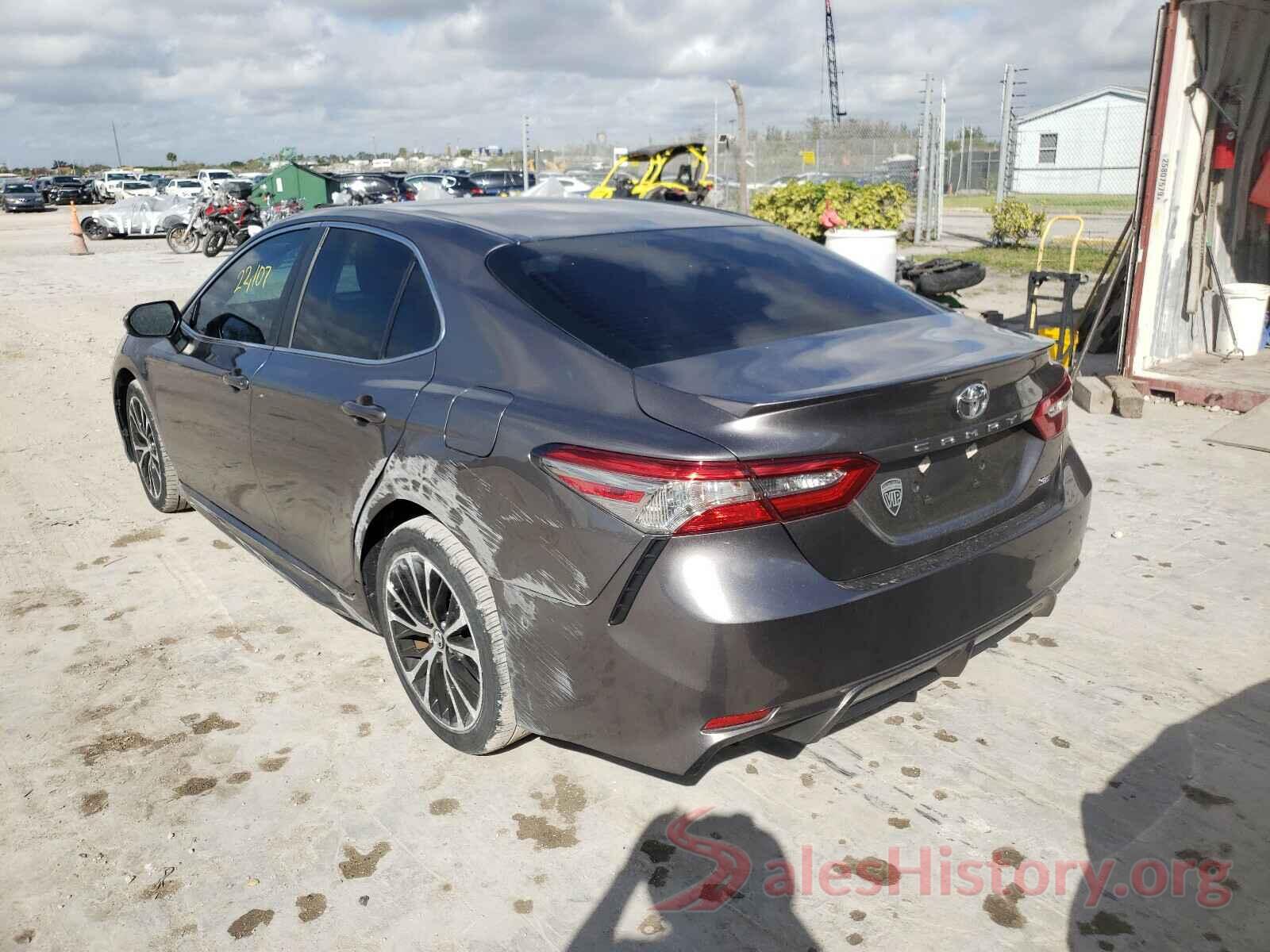 4T1B11HK8JU653800 2018 TOYOTA CAMRY