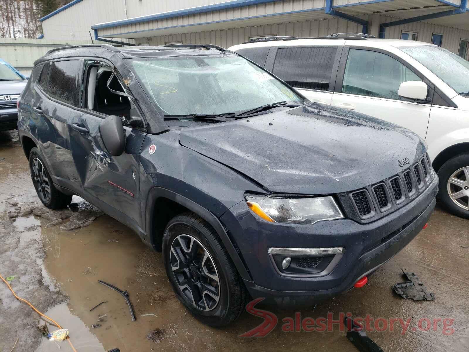 3C4NJDDB2JT484506 2018 JEEP COMPASS