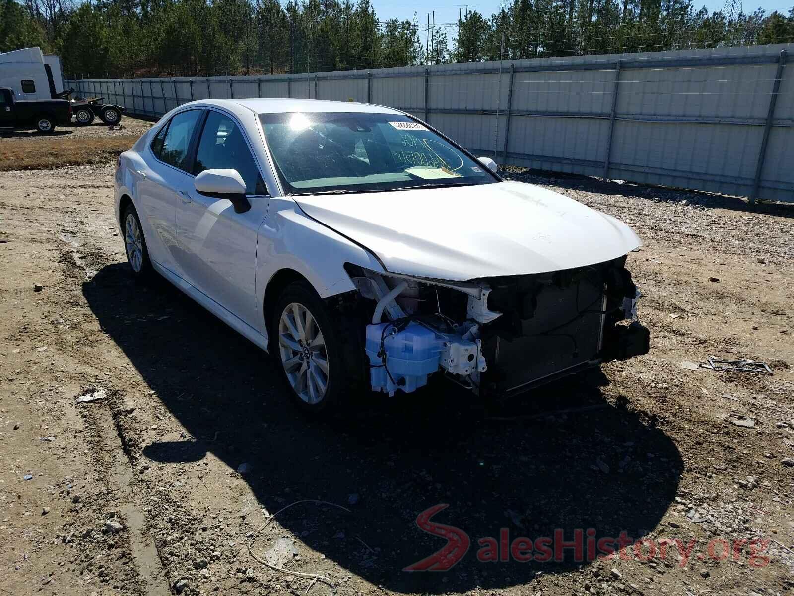 4T1B11HK0JU599117 2018 TOYOTA CAMRY