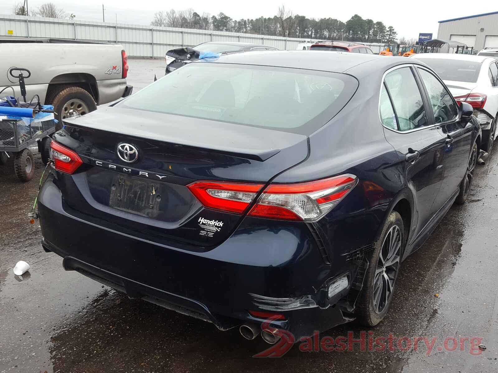 4T1B11HK5JU661773 2018 TOYOTA CAMRY