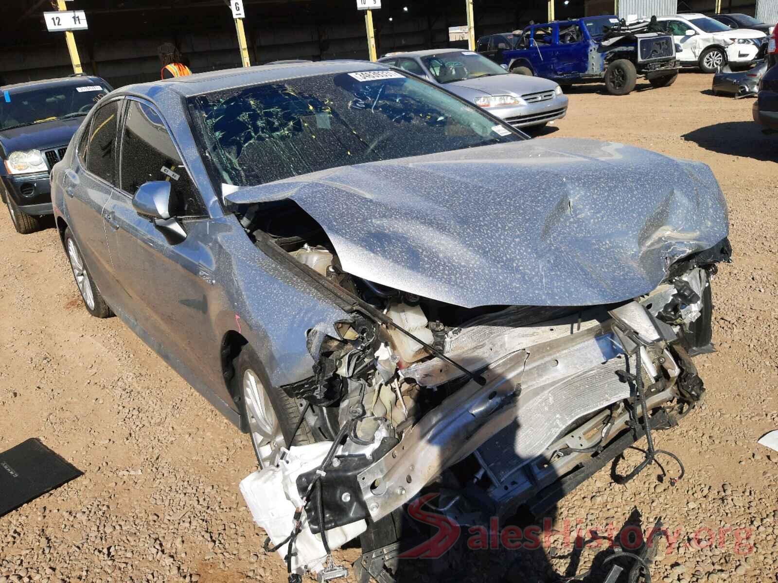 4T1B21HKXJU005842 2018 TOYOTA CAMRY