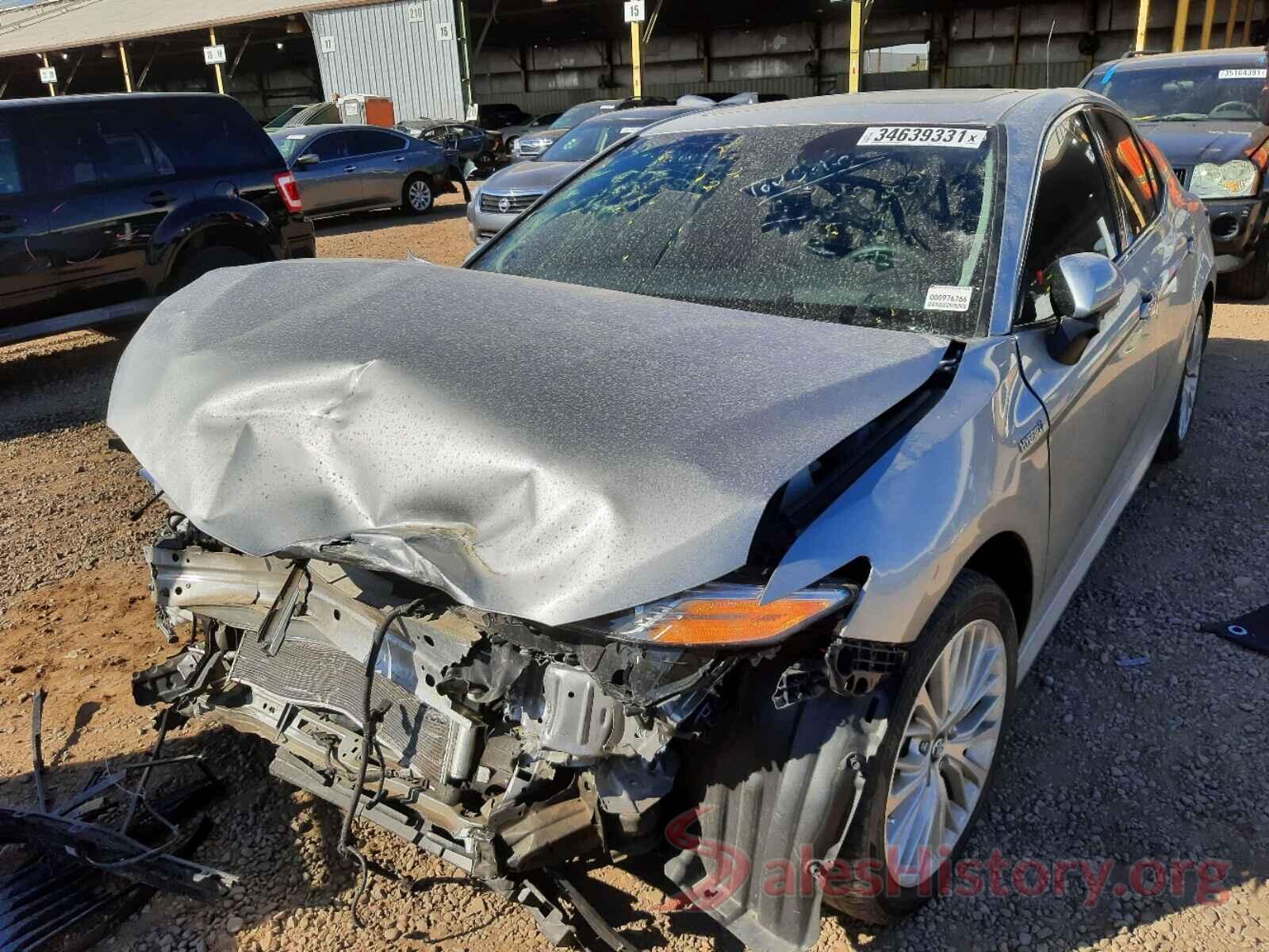 4T1B21HKXJU005842 2018 TOYOTA CAMRY