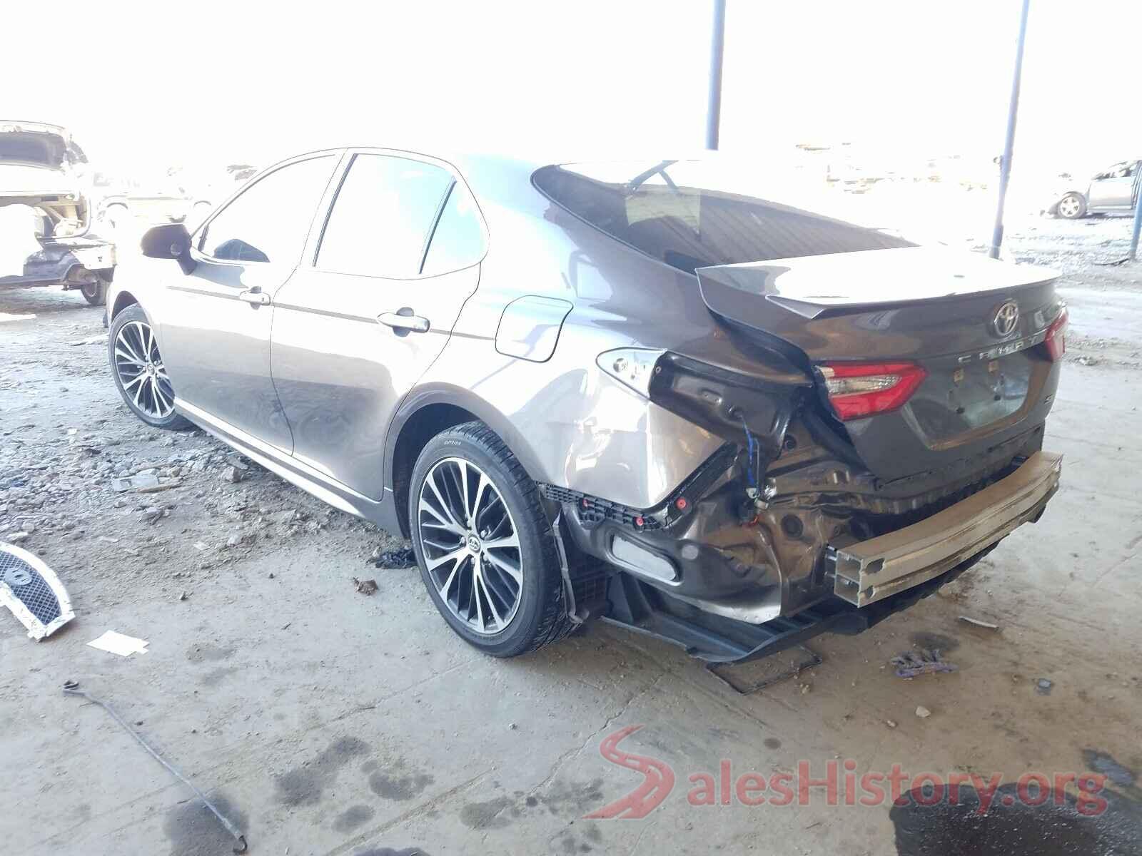 4T1B11HKXJU601780 2018 TOYOTA CAMRY