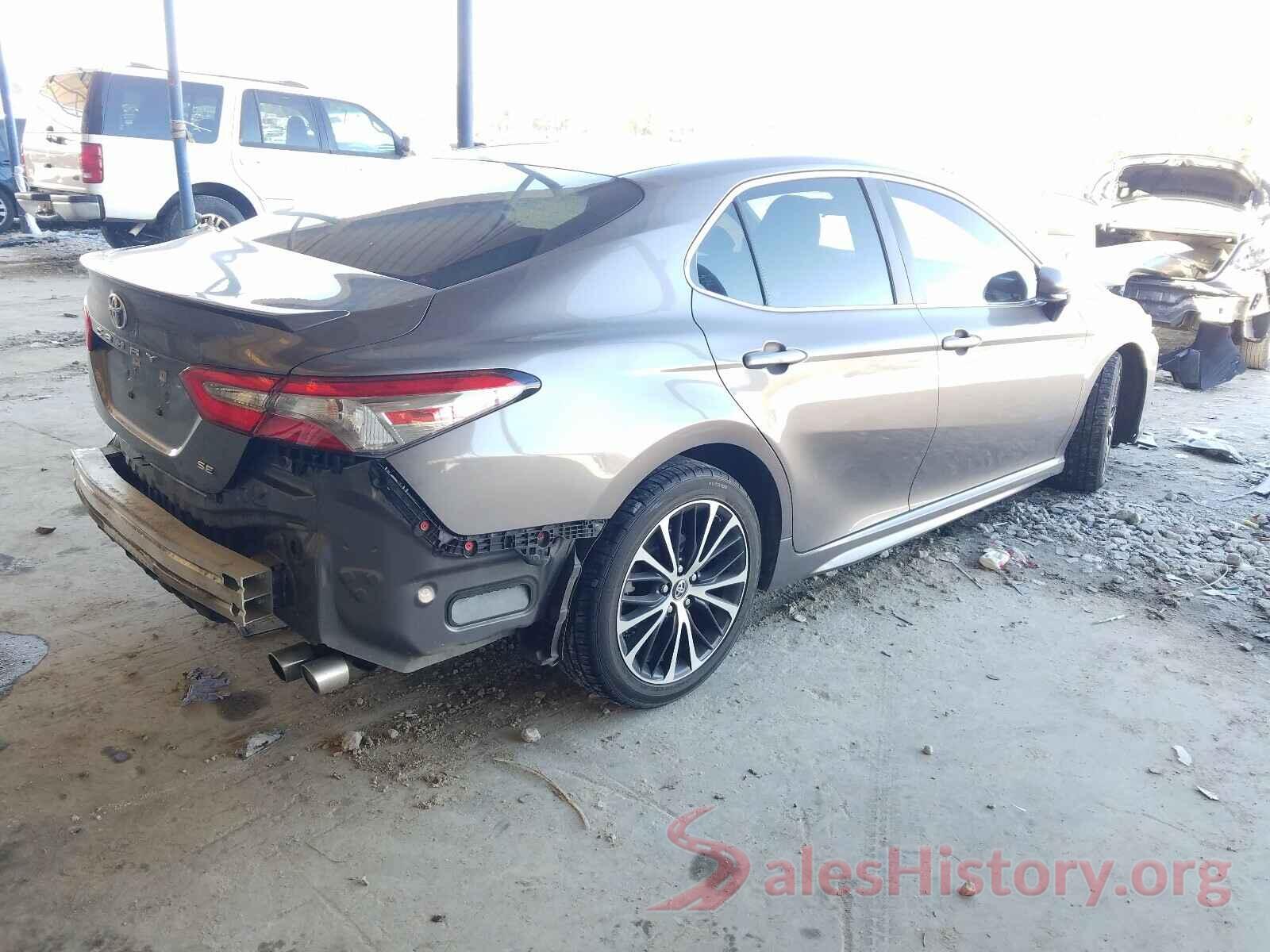 4T1B11HKXJU601780 2018 TOYOTA CAMRY