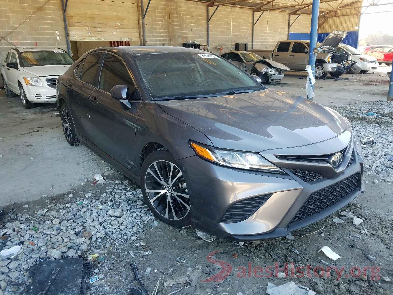 4T1B11HKXJU601780 2018 TOYOTA CAMRY