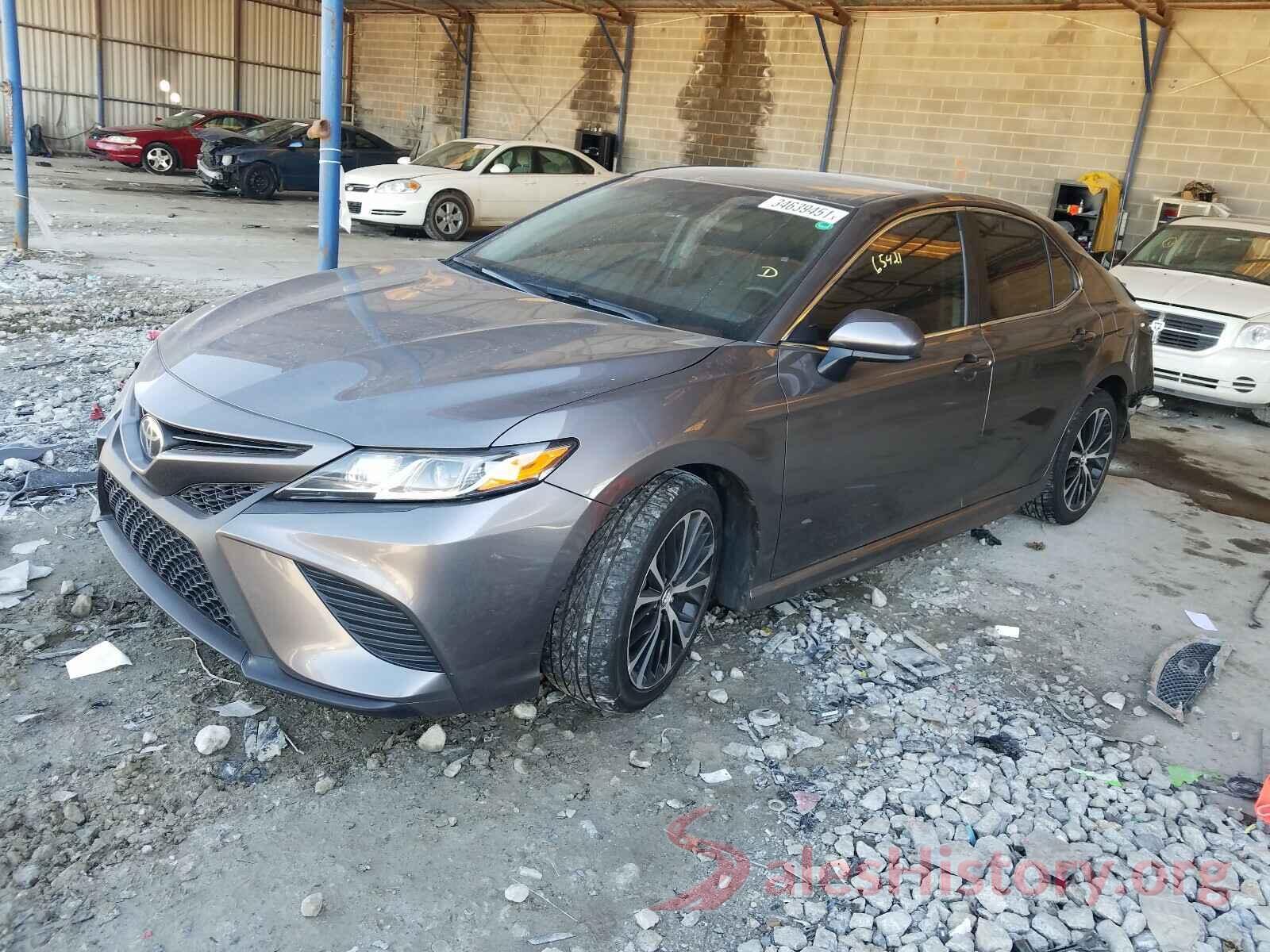 4T1B11HKXJU601780 2018 TOYOTA CAMRY