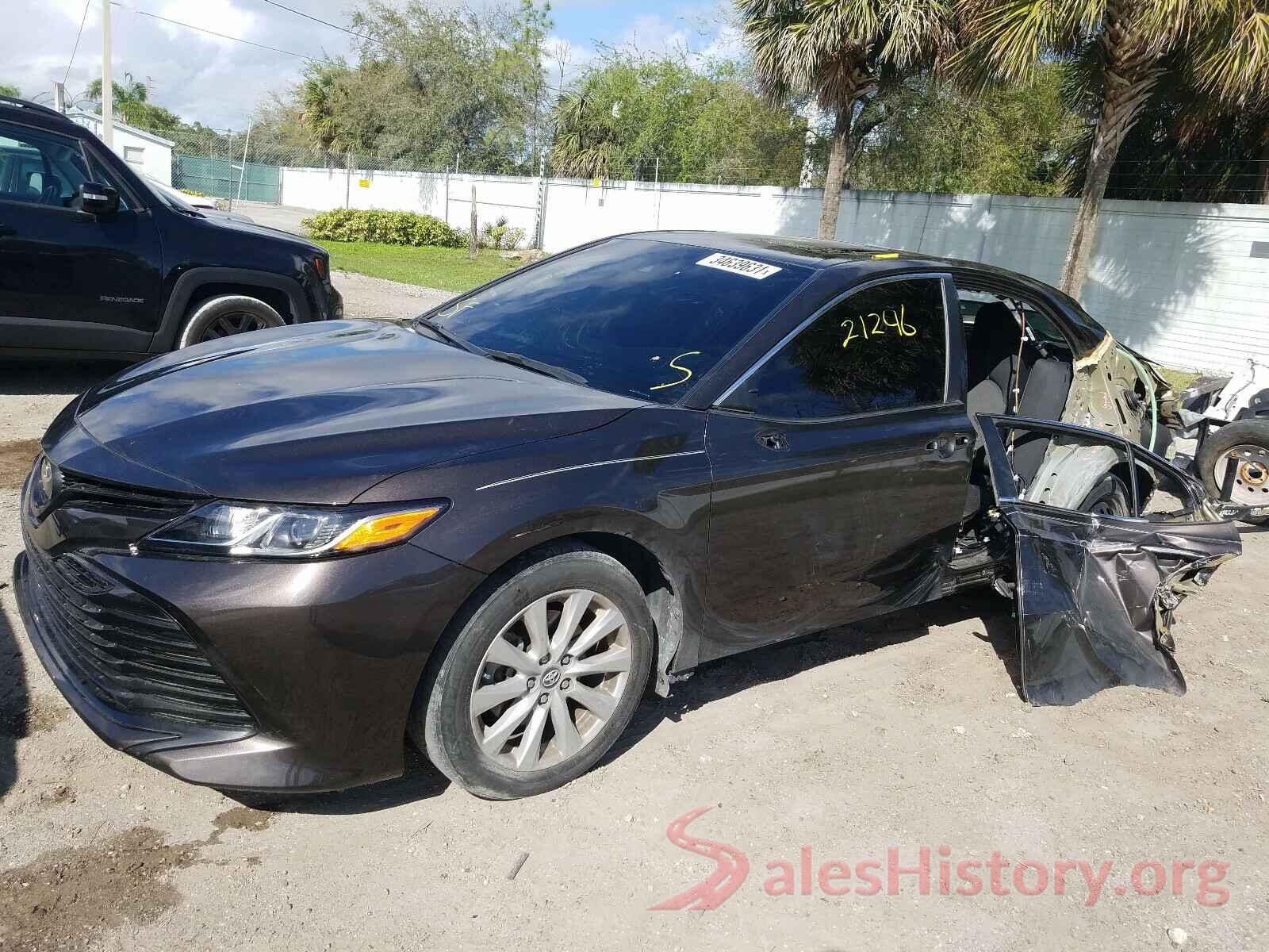 4T1B11HK5JU512070 2018 TOYOTA CAMRY