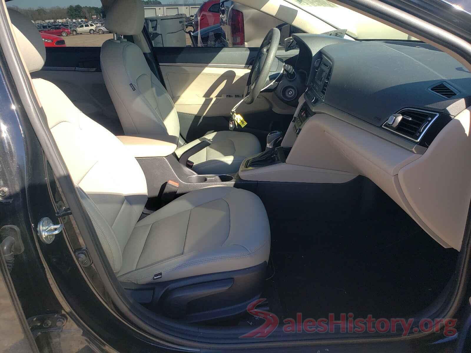 5NPD74LF8JH284339 2018 HYUNDAI ELANTRA