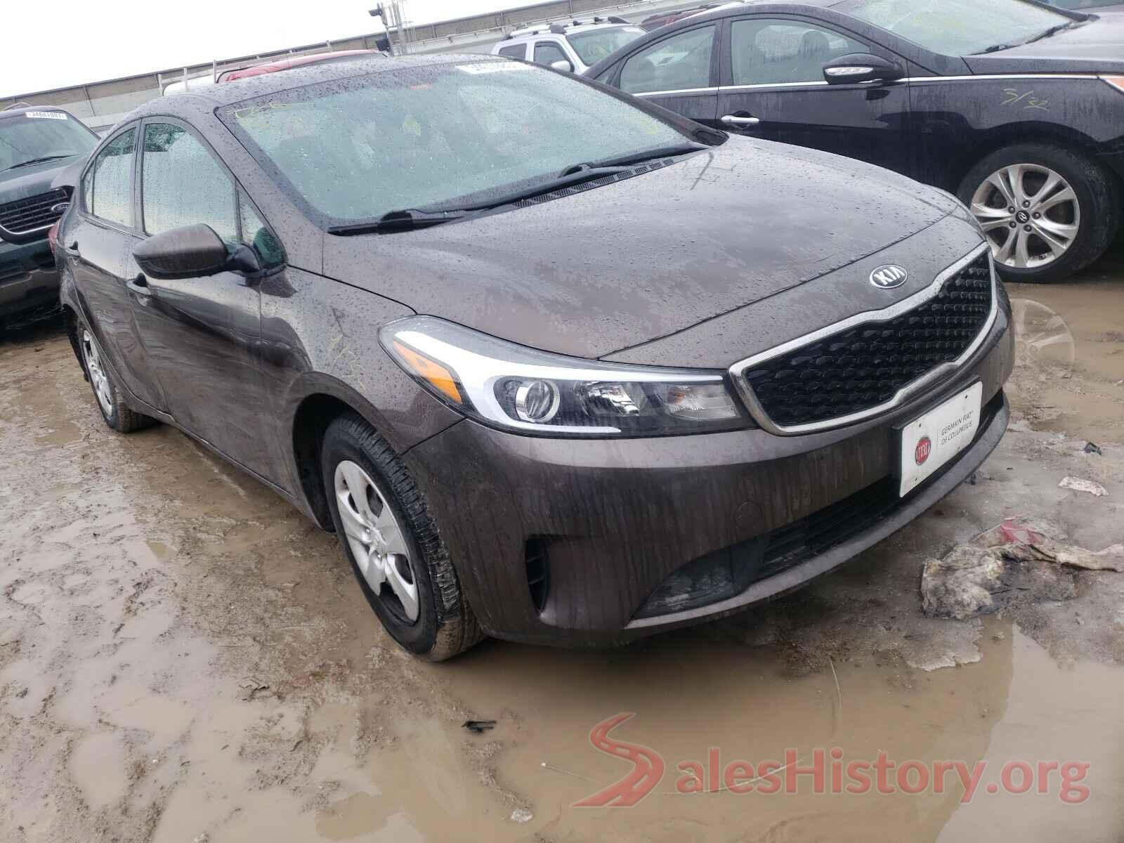 3KPFK4A75JE171276 2018 KIA FORTE