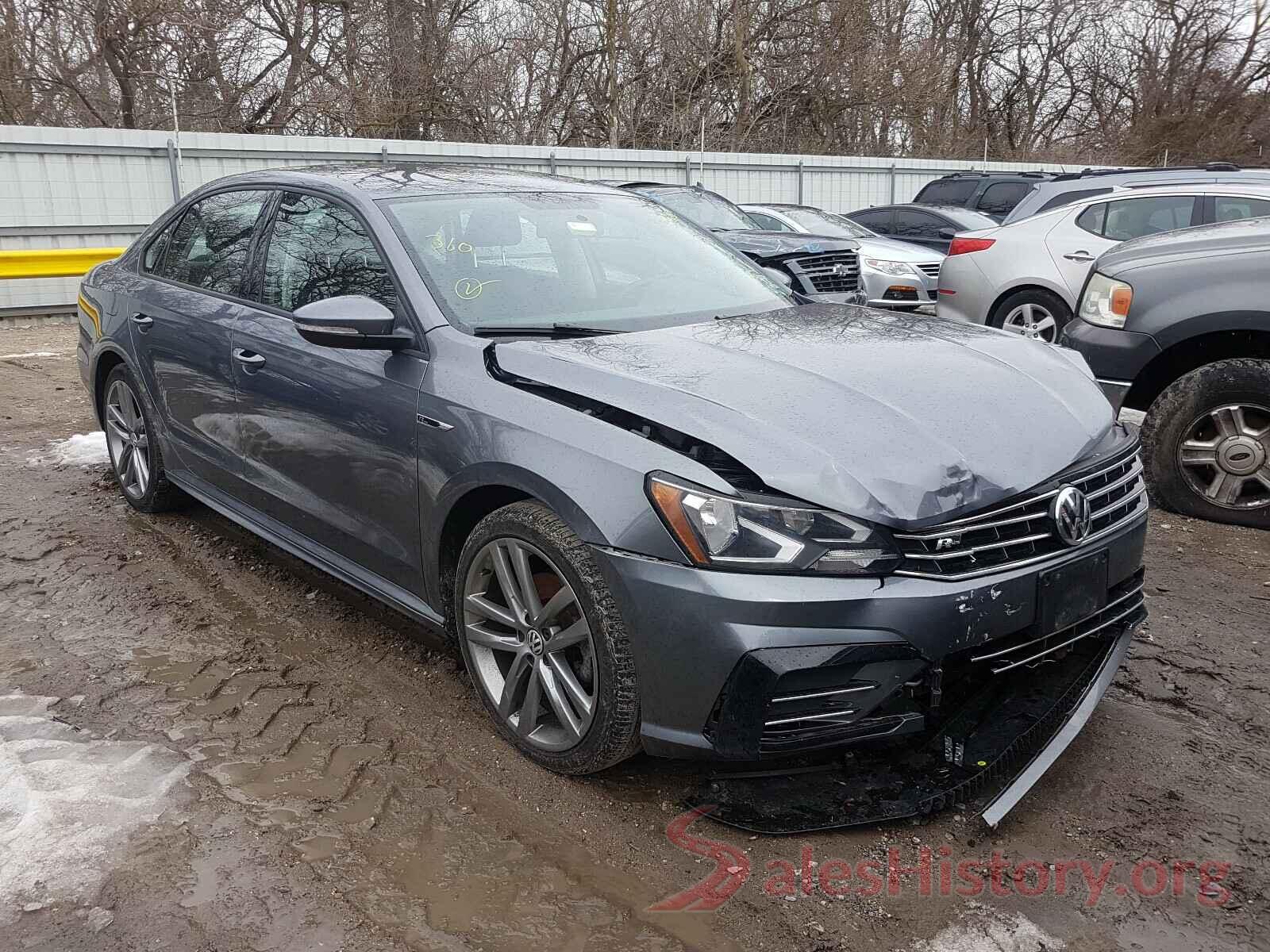 1VWAA7A32JC037440 2018 VOLKSWAGEN PASSAT