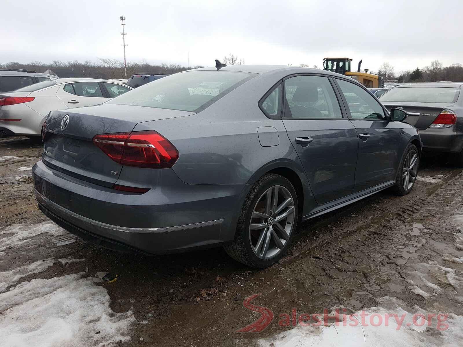 1VWAA7A32JC037440 2018 VOLKSWAGEN PASSAT