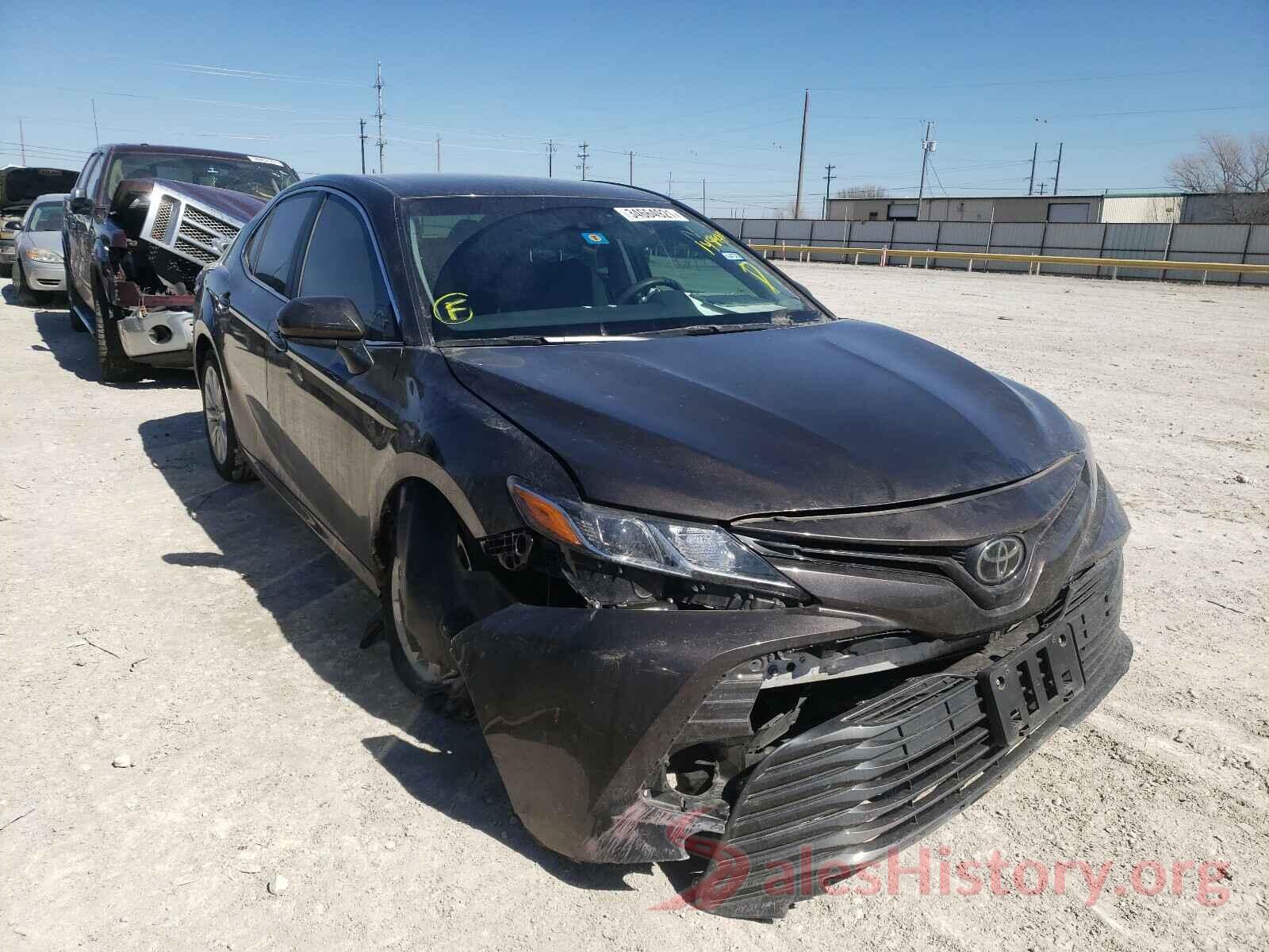 4T1B11HK5JU148944 2018 TOYOTA CAMRY