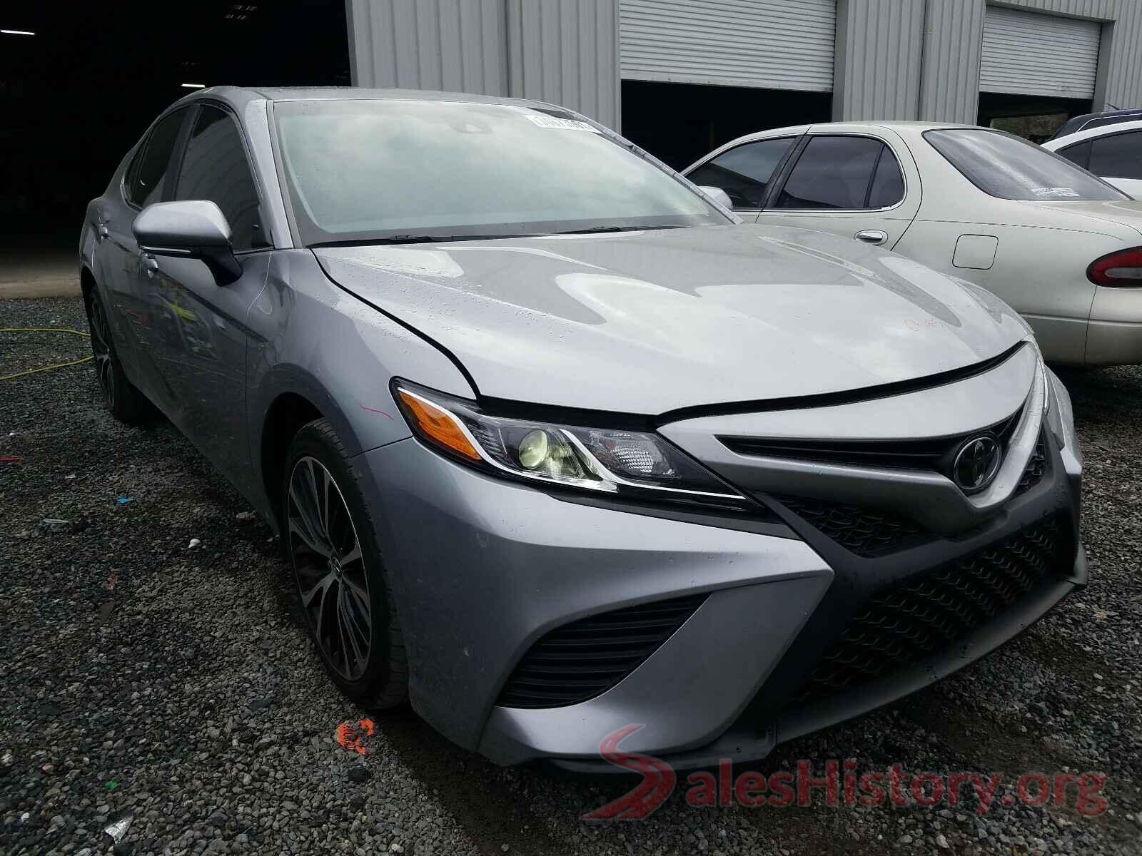 4T1B11HK8JU155368 2018 TOYOTA CAMRY