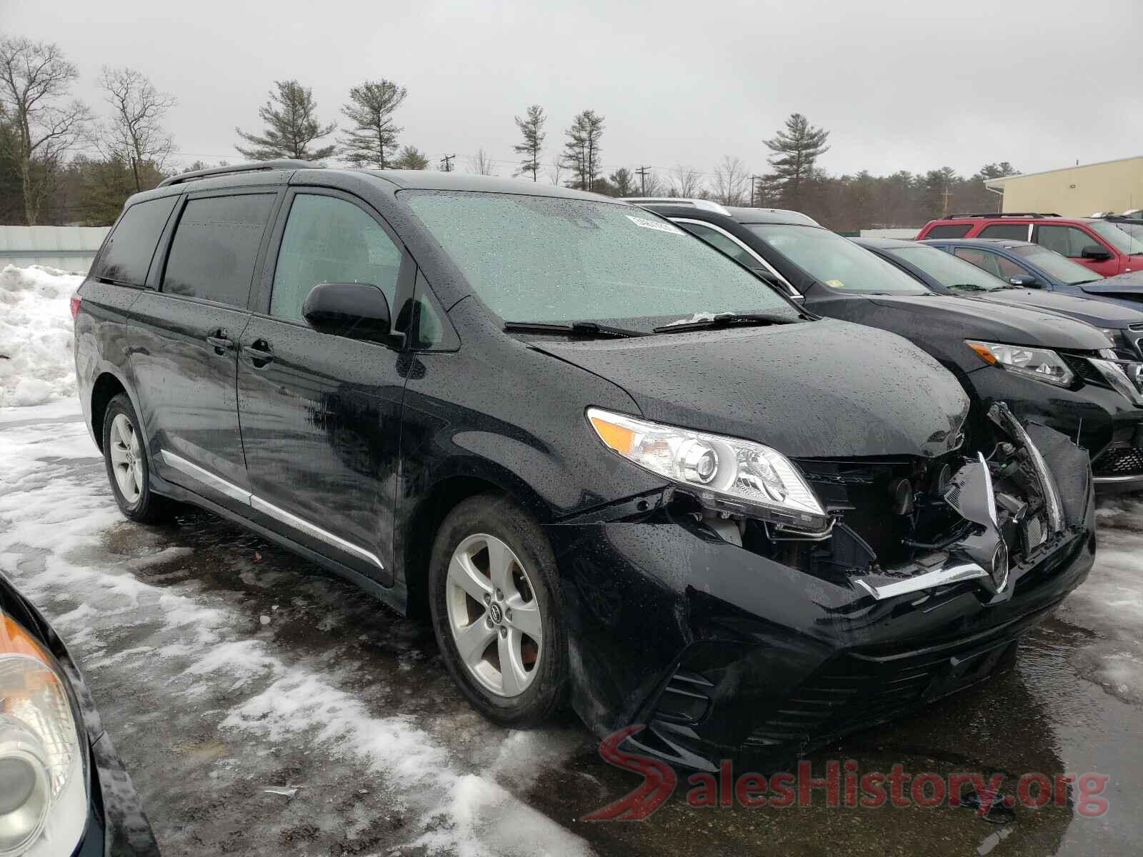 5TDKZ3DC9JS919742 2018 TOYOTA SIENNA