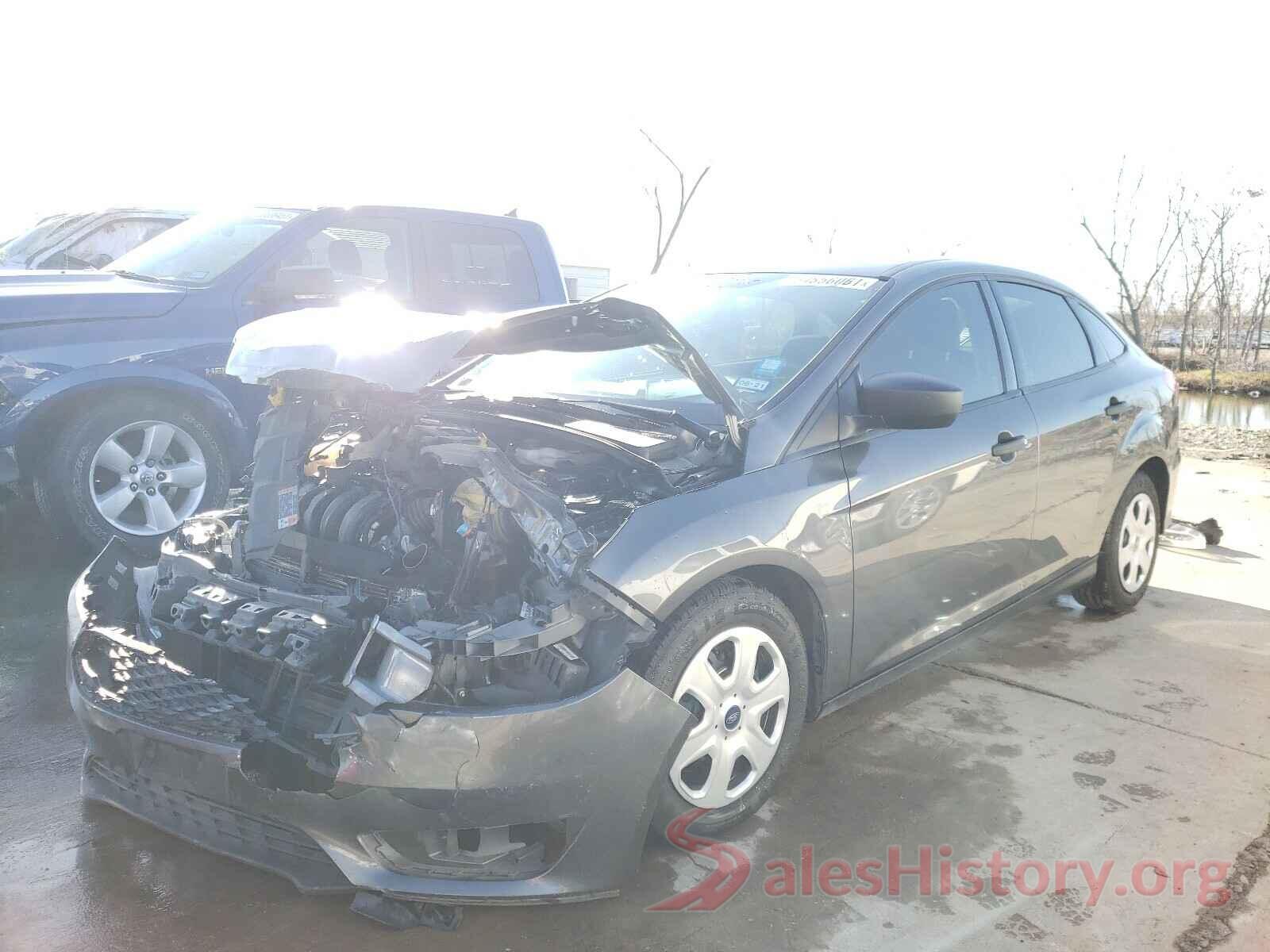 1FADP3E25JL330795 2018 FORD FOCUS