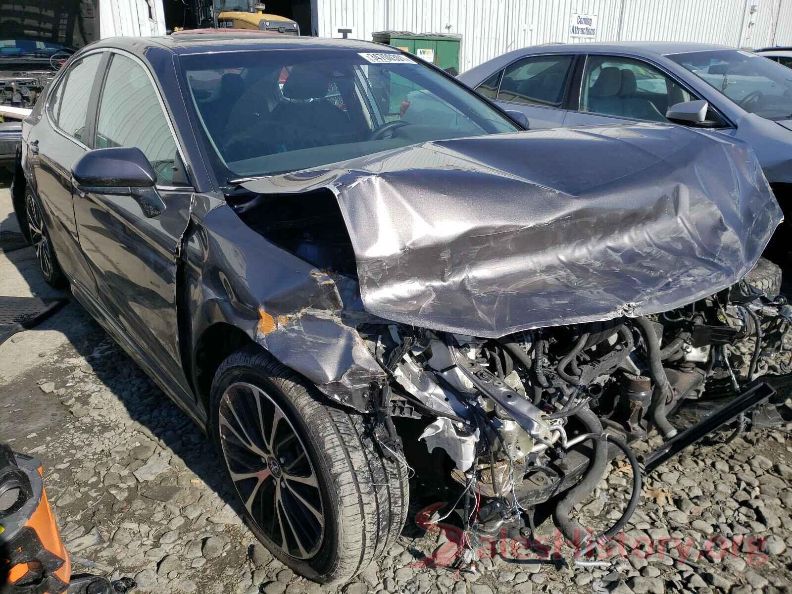 4T1B11HK2JU513211 2018 TOYOTA CAMRY