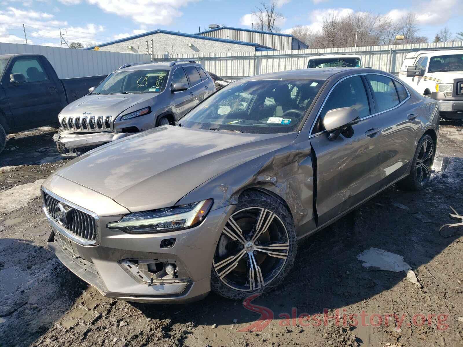 7JRA22TL5KG009952 2019 VOLVO S60