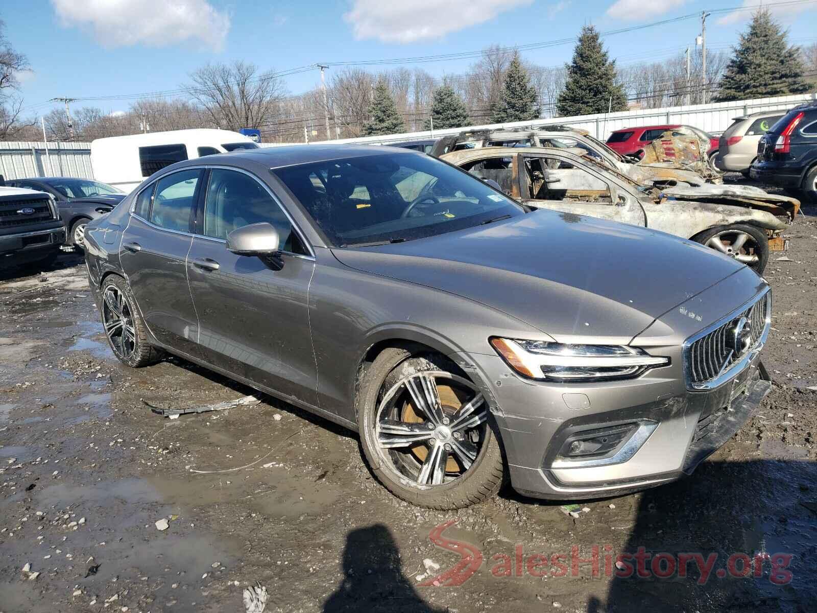 7JRA22TL5KG009952 2019 VOLVO S60