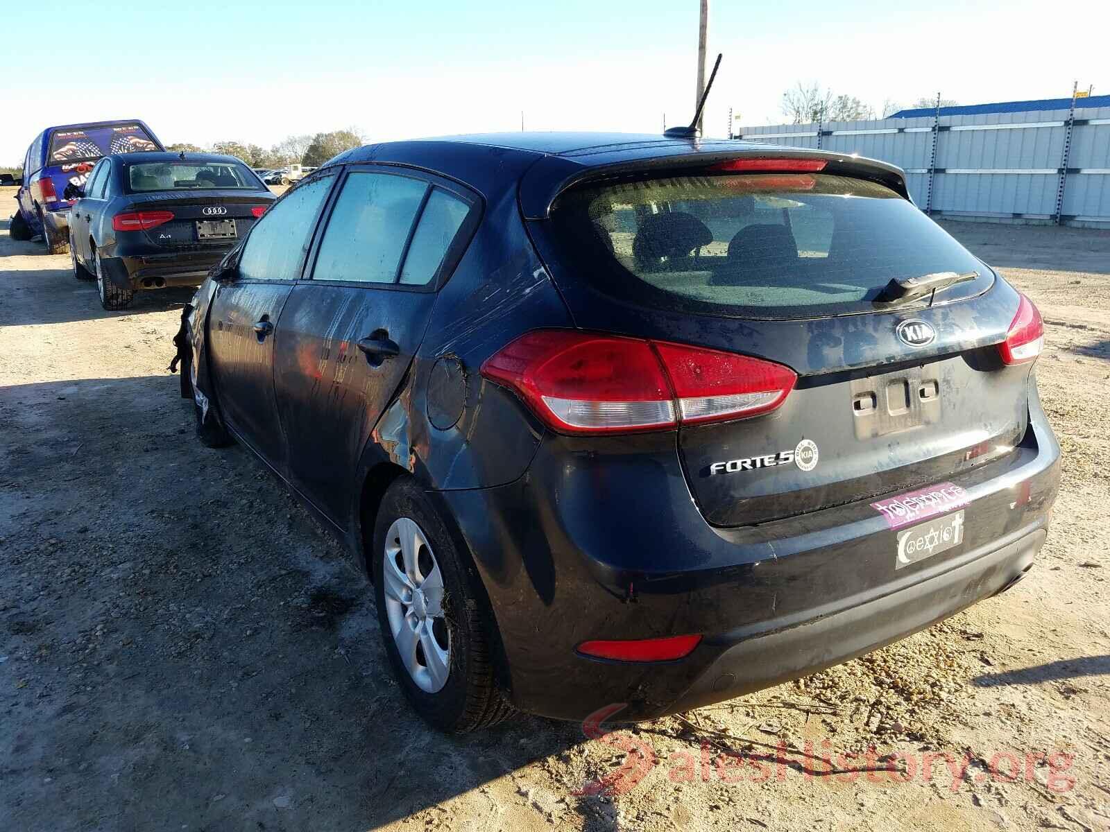 KNAFK5A8XH5686453 2017 KIA FORTE