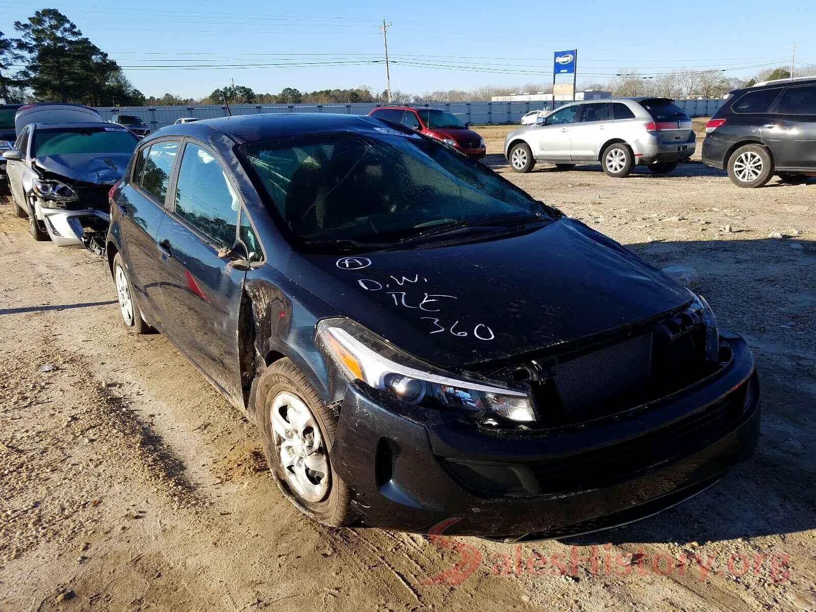 KNAFK5A8XH5686453 2017 KIA FORTE