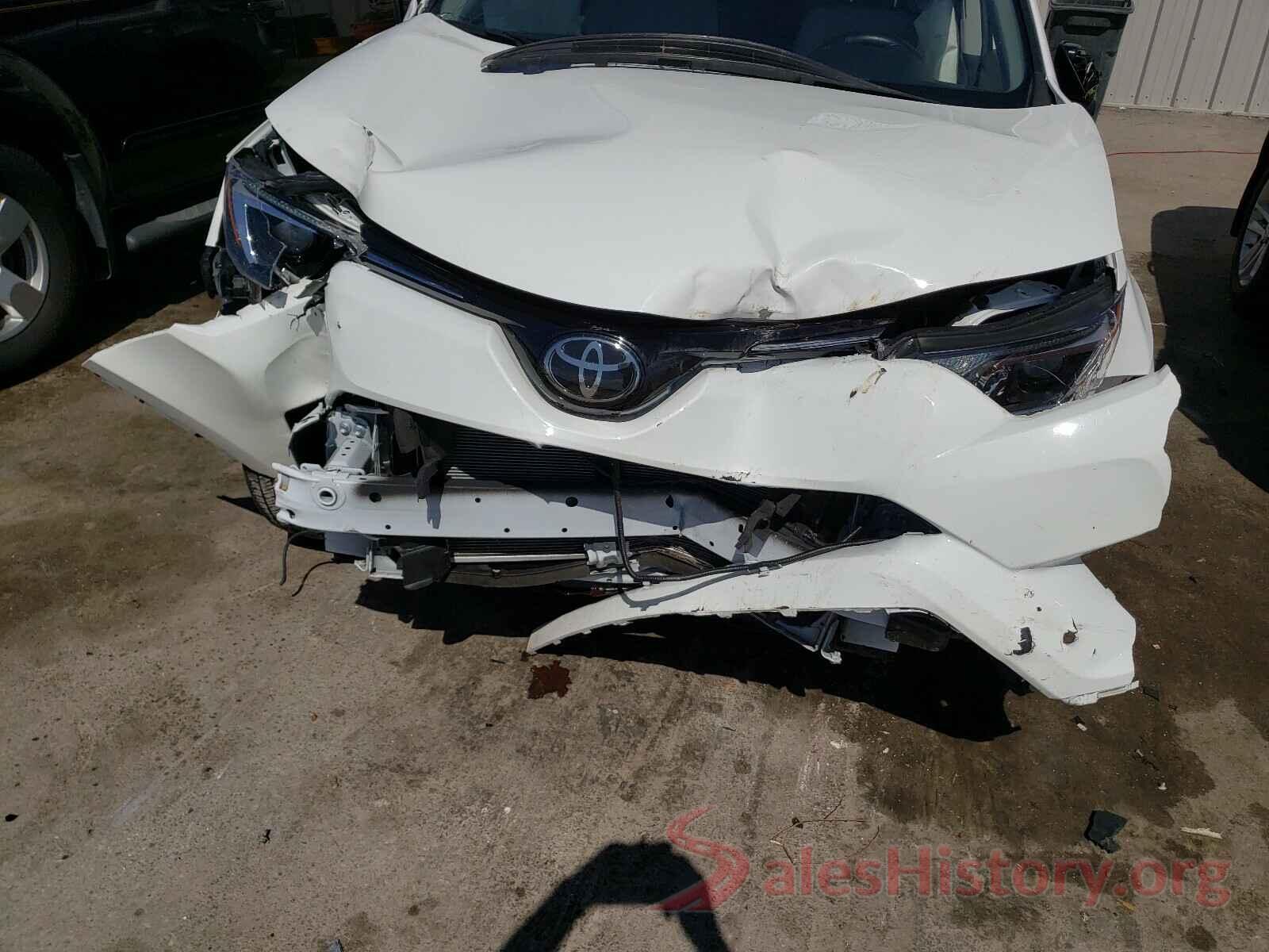 JTMWFREV8JJ158731 2018 TOYOTA RAV4