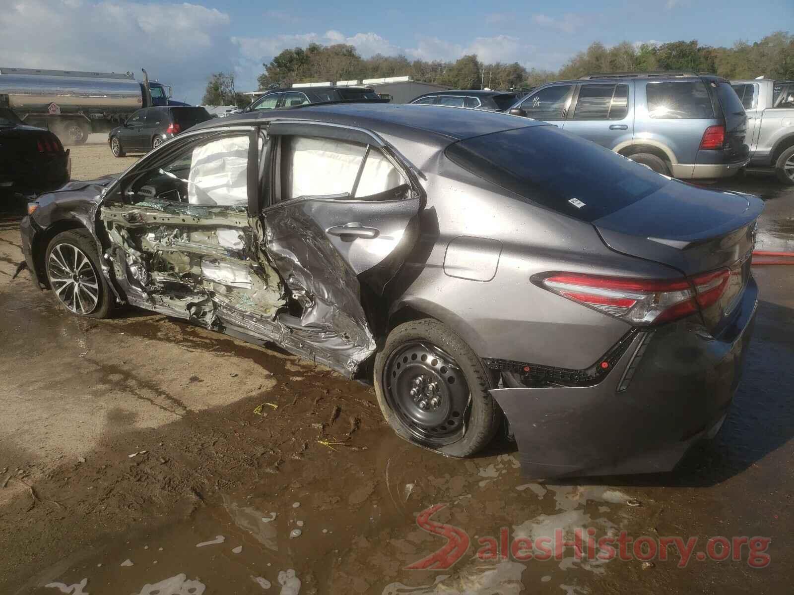 4T1B11HK9JU585524 2018 TOYOTA CAMRY