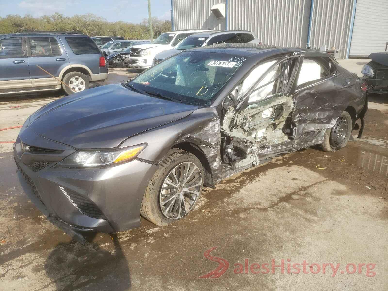 4T1B11HK9JU585524 2018 TOYOTA CAMRY