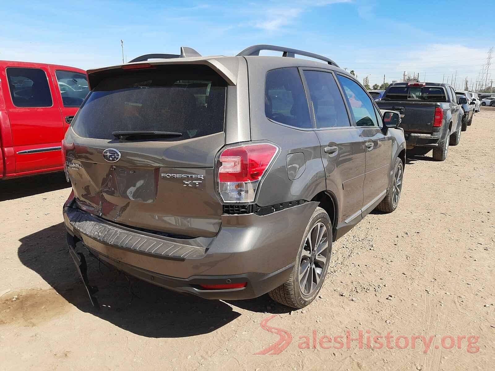 JF2SJGWC8JH518877 2018 SUBARU FORESTER