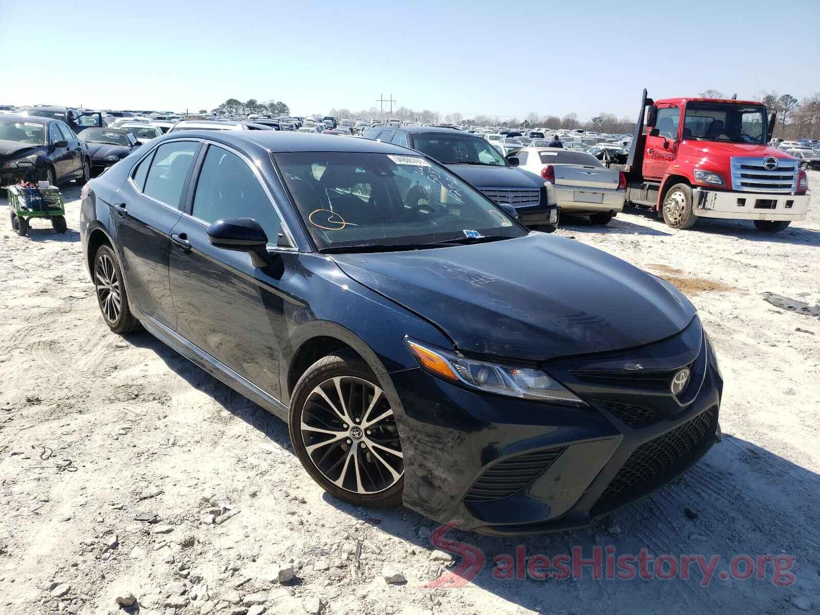 4T1B11HKXJU665057 2018 TOYOTA CAMRY