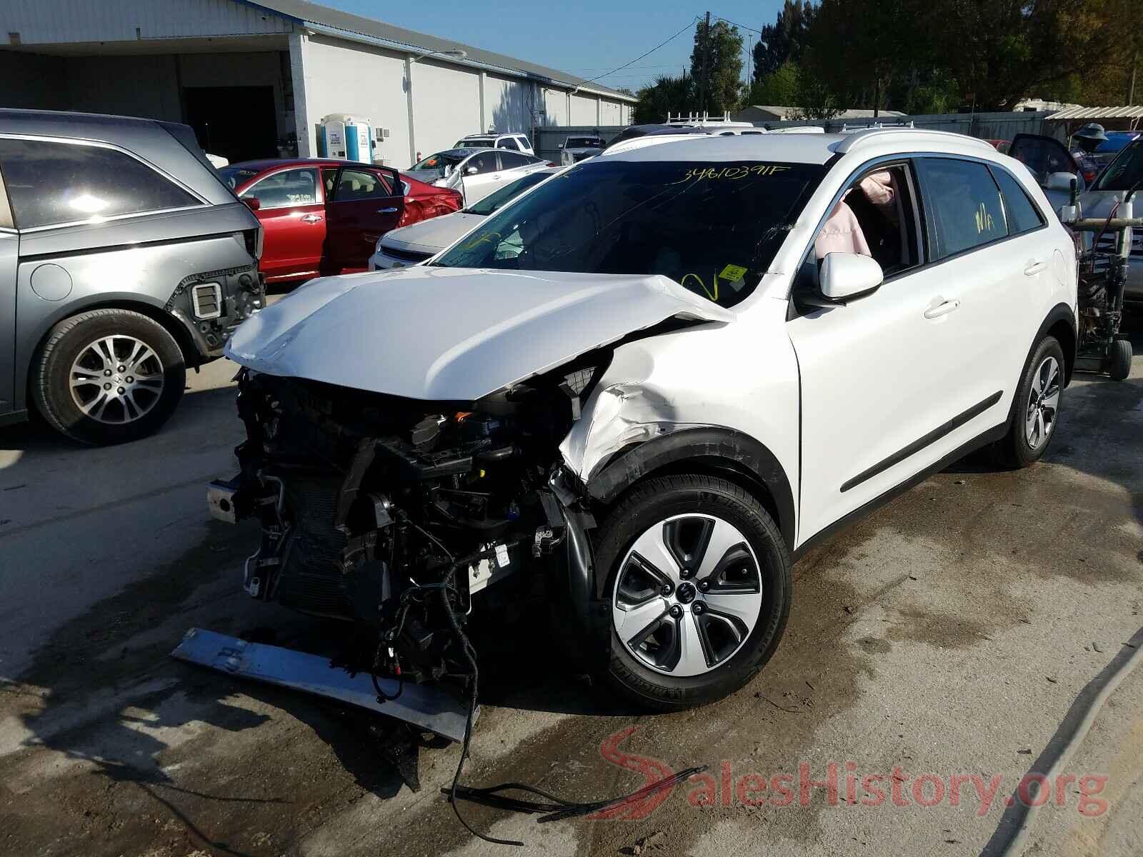 KNDCB3LC3J5161266 2018 KIA NIRO