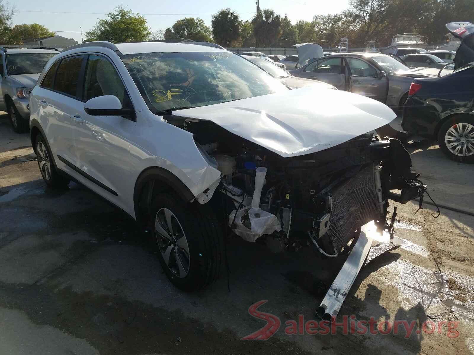 KNDCB3LC3J5161266 2018 KIA NIRO