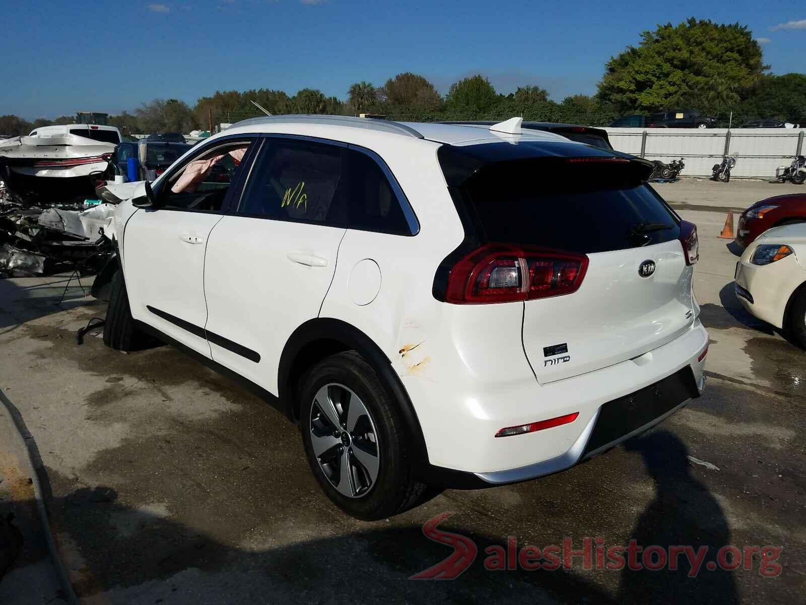 KNDCB3LC3J5161266 2018 KIA NIRO