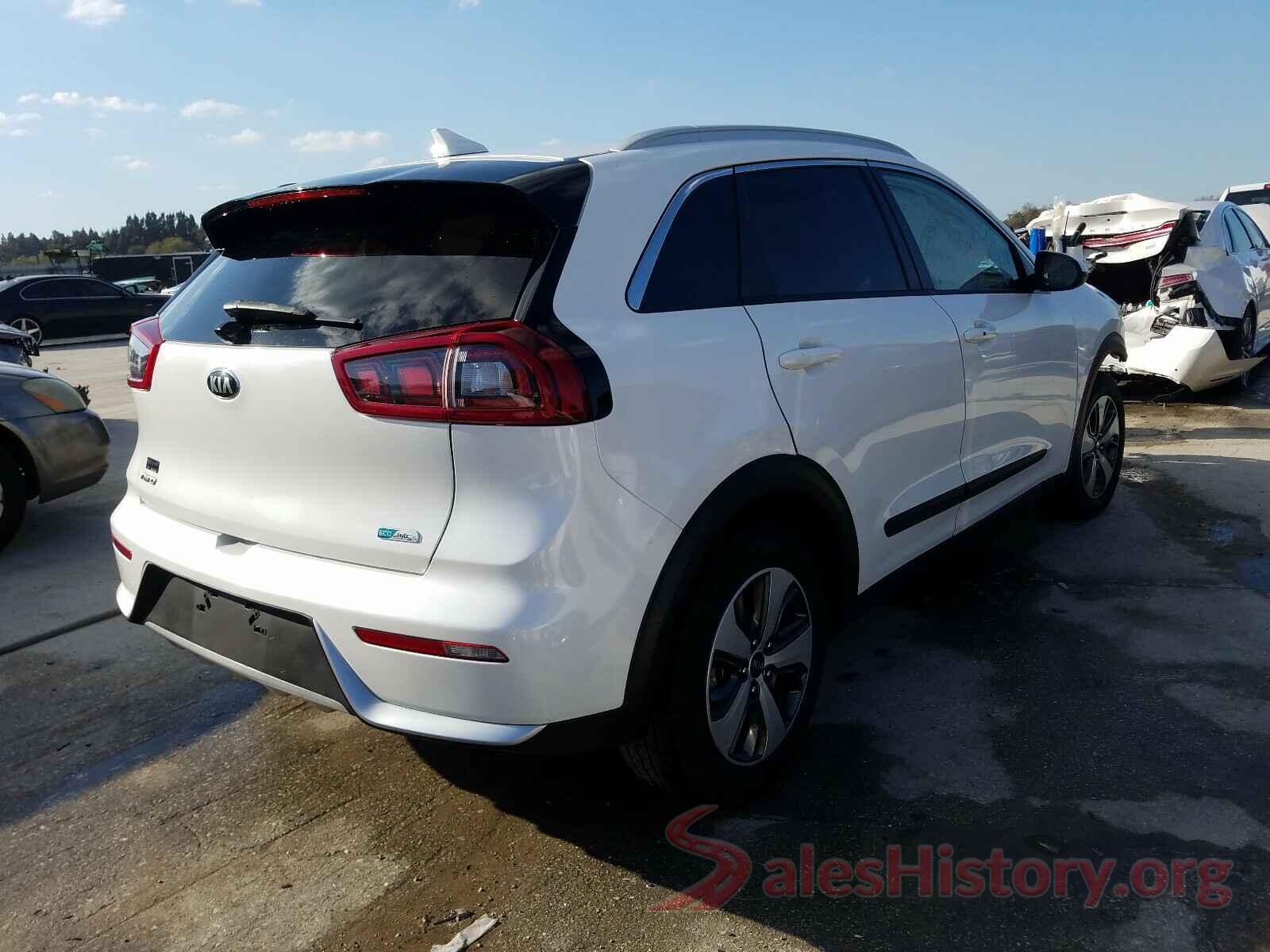 KNDCB3LC3J5161266 2018 KIA NIRO