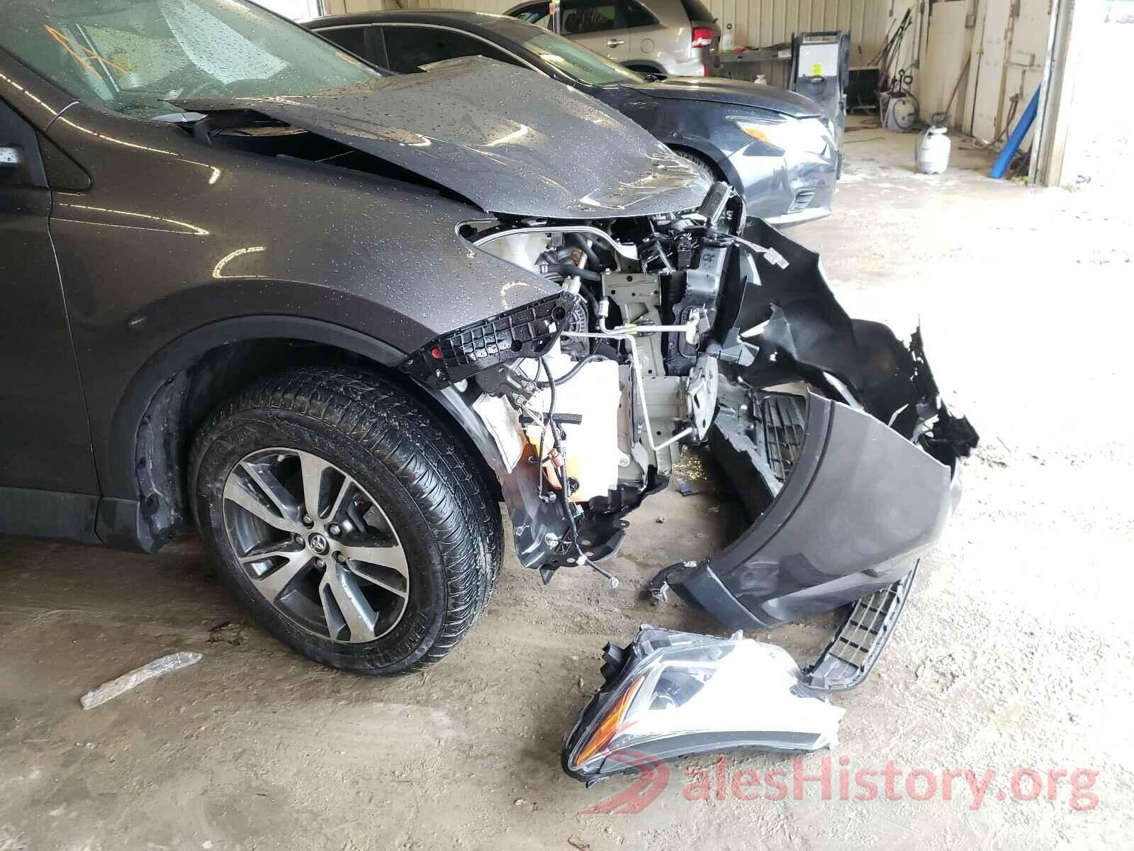 2T3RFREV1JW795152 2018 TOYOTA RAV4