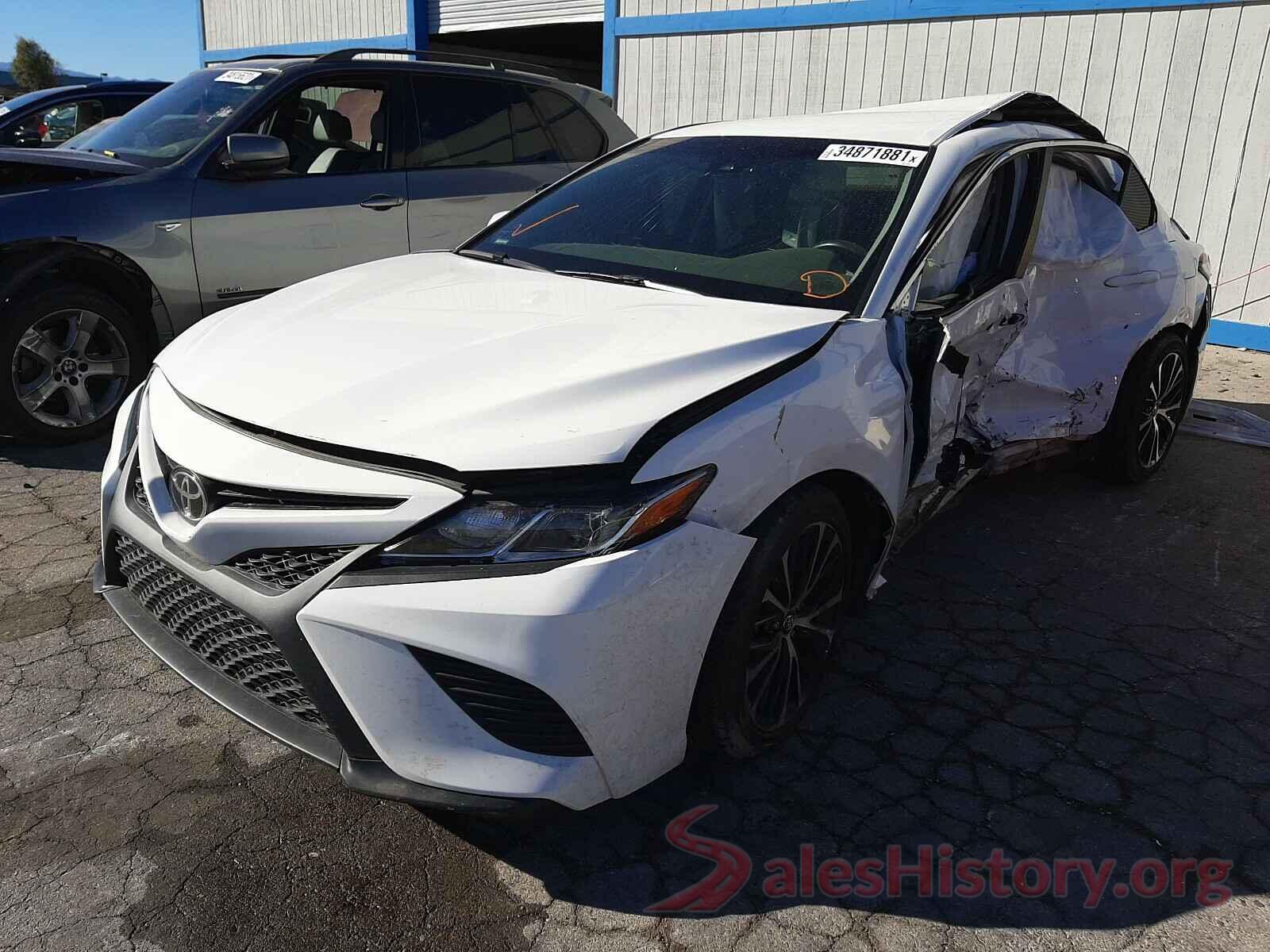 4T1B11HK5JU501036 2018 TOYOTA CAMRY