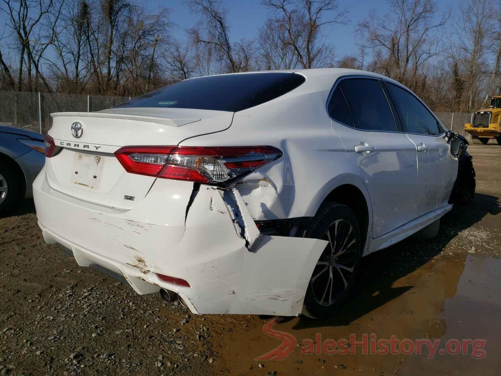 4T1B11HK8JU608839 2018 TOYOTA CAMRY