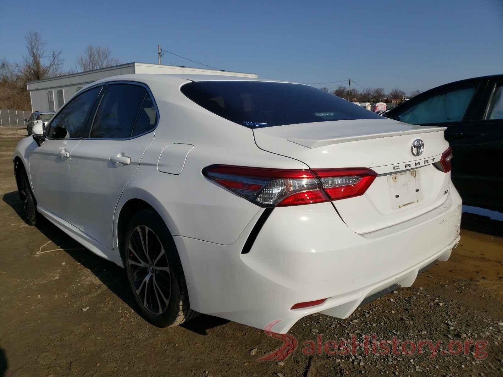 4T1B11HK8JU608839 2018 TOYOTA CAMRY