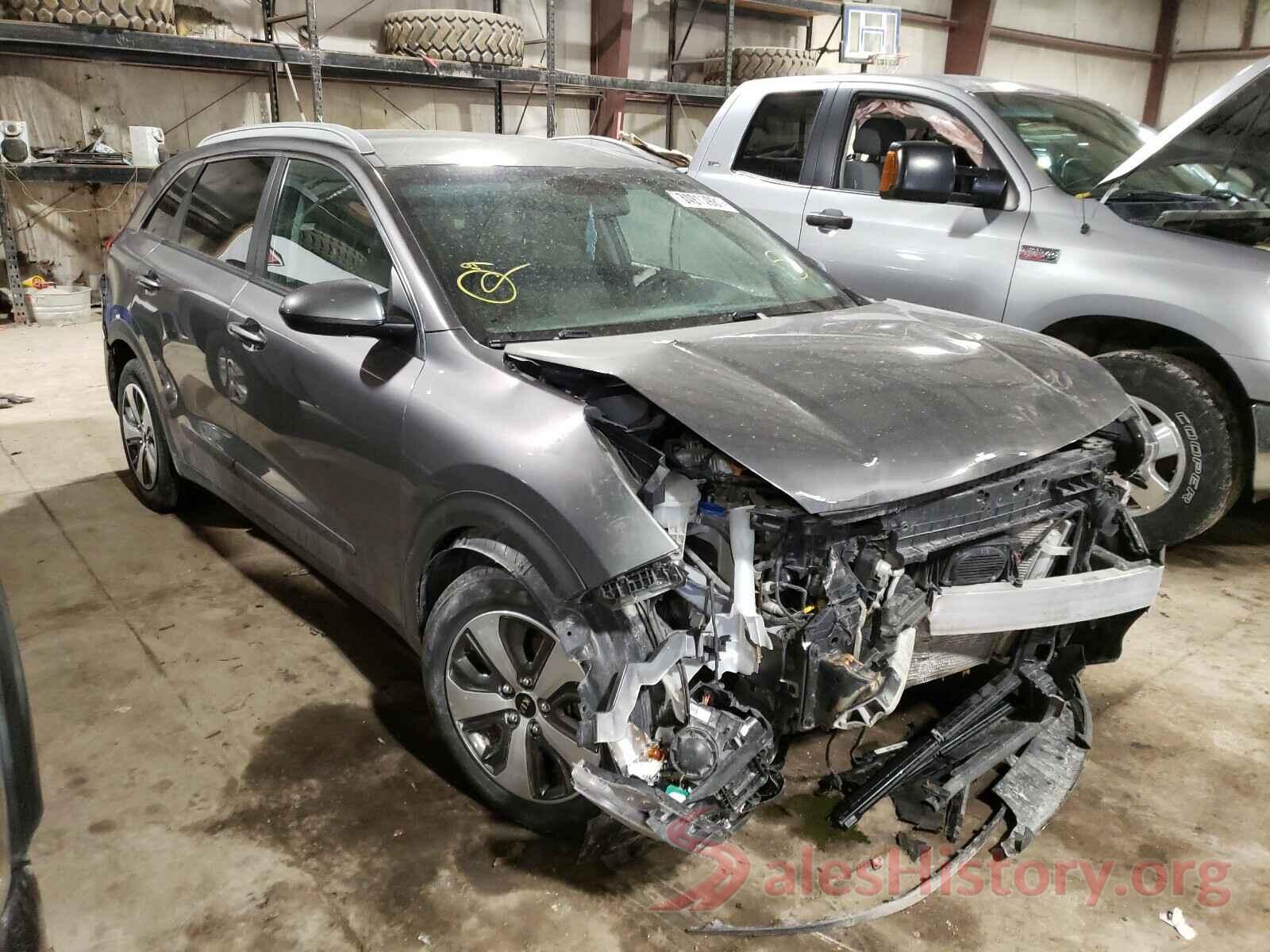 KNDCB3LC2H5083069 2017 KIA NIRO