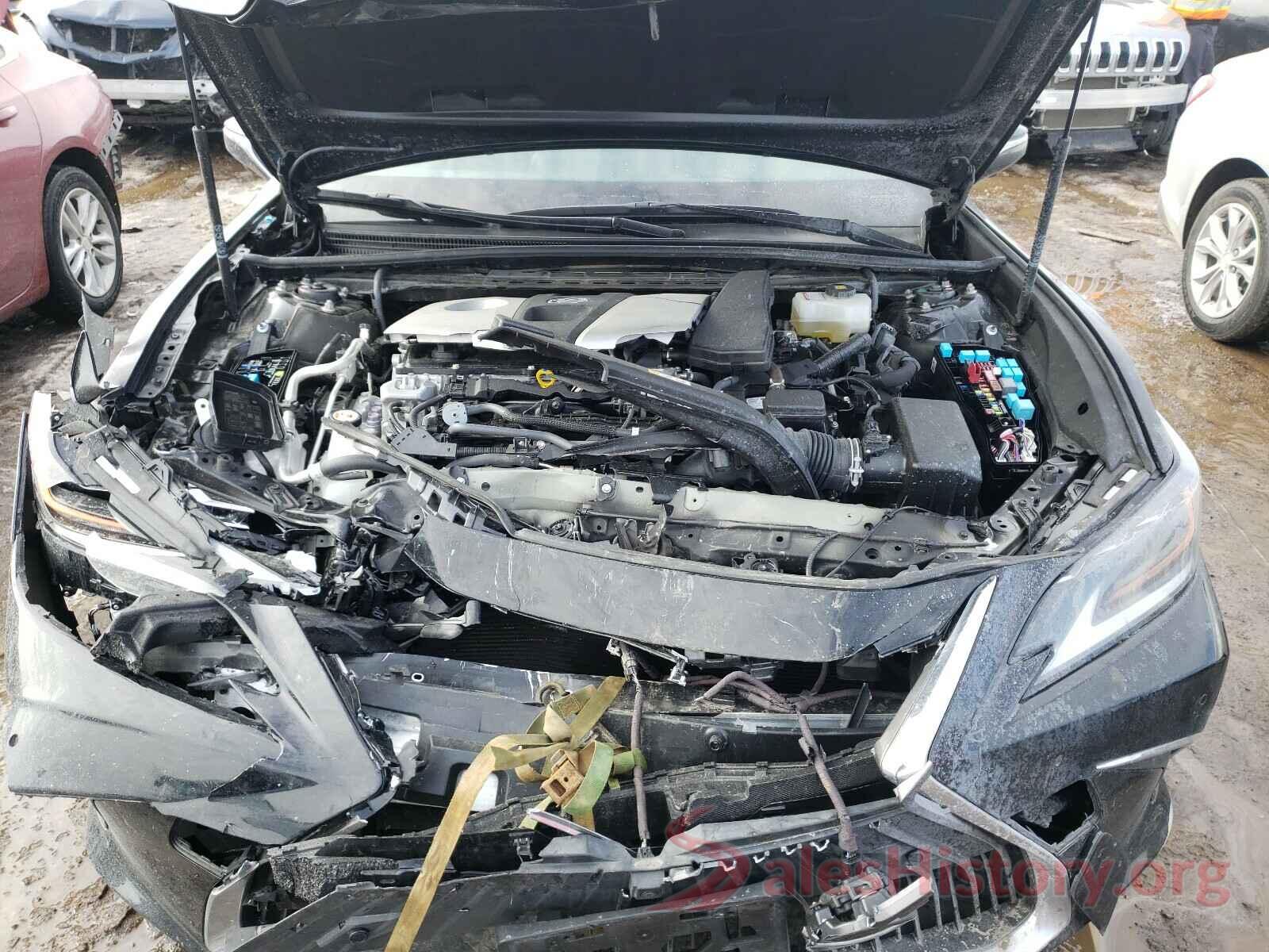 JTHB21B15K2031586 2019 LEXUS ES300