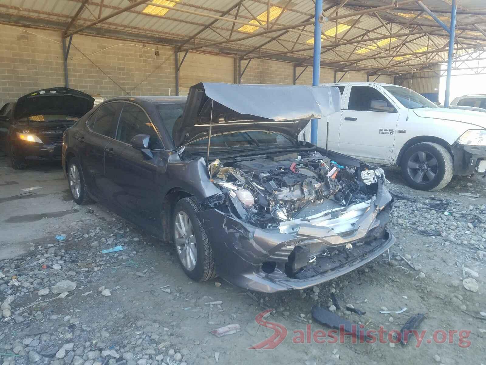 4T1B11HK8JU097794 2018 TOYOTA CAMRY