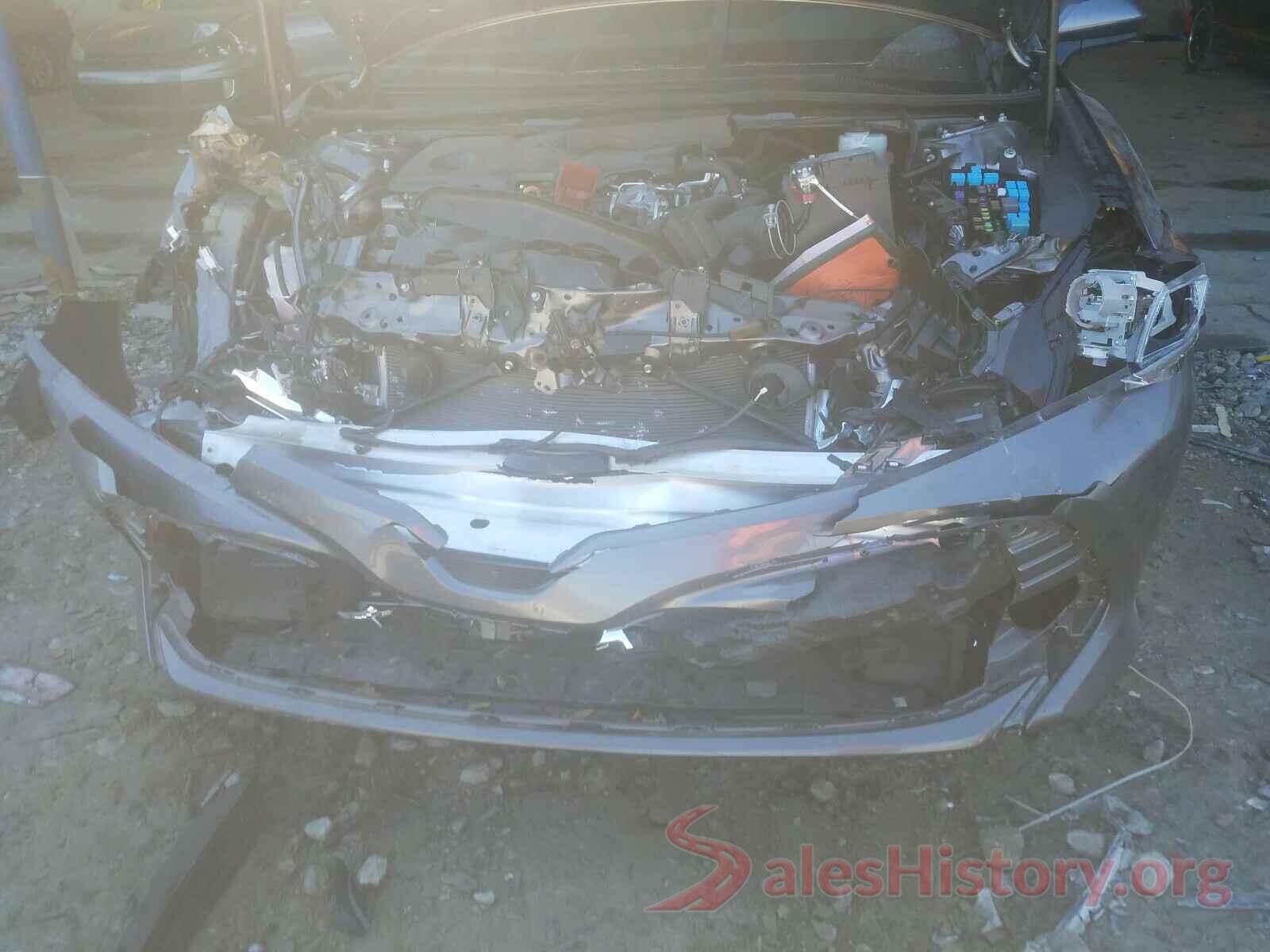 4T1B11HK8JU097794 2018 TOYOTA CAMRY