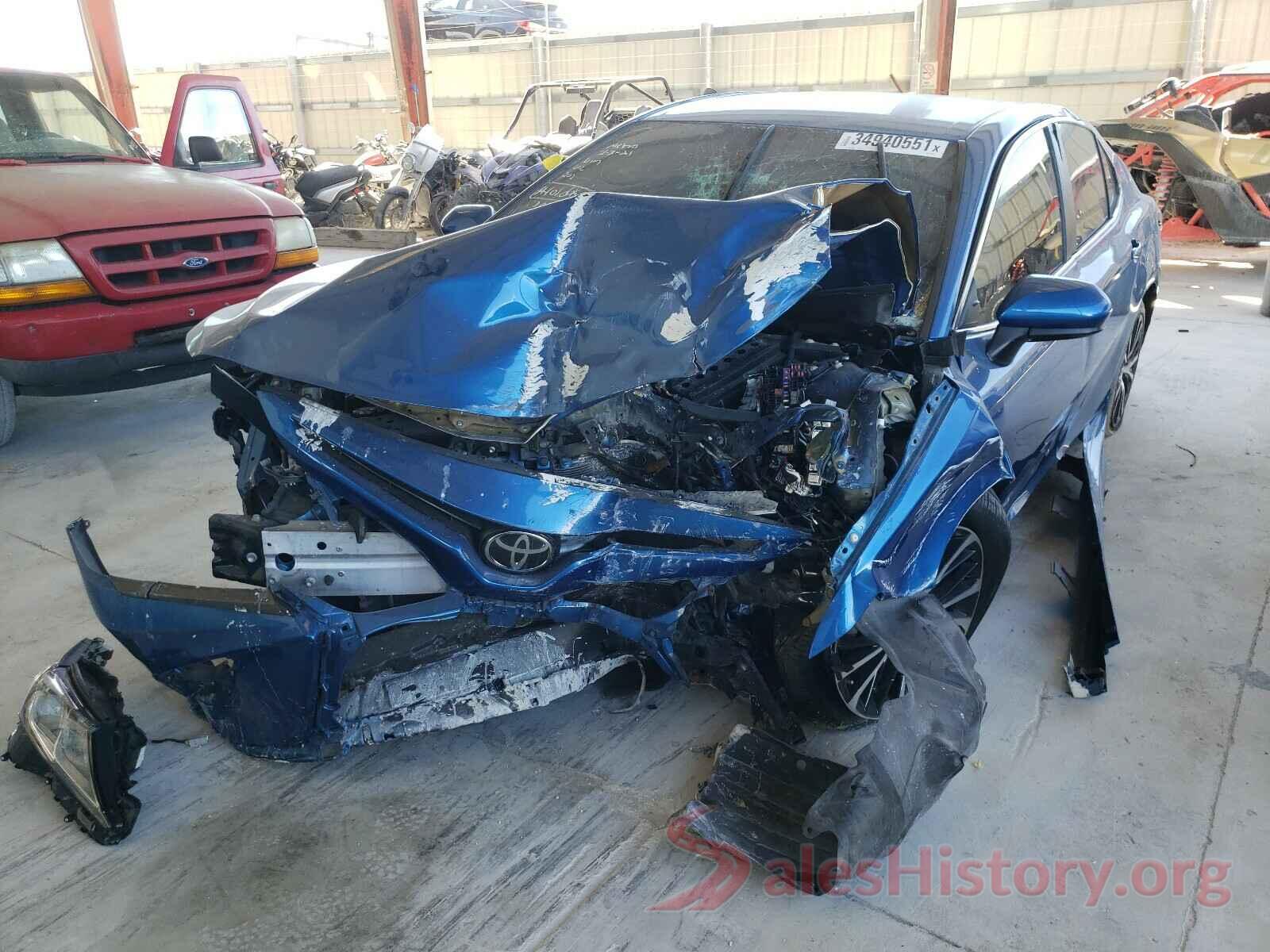 4T1B11HK2JU159397 2018 TOYOTA CAMRY