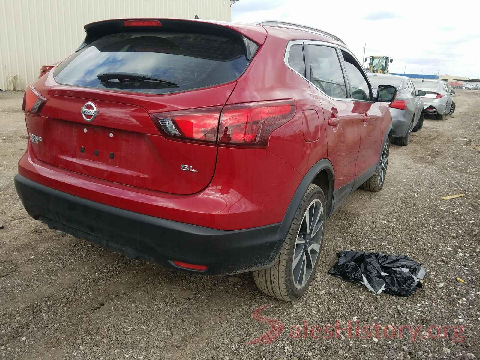 JN1BJ1CP8JW159418 2018 NISSAN ROGUE