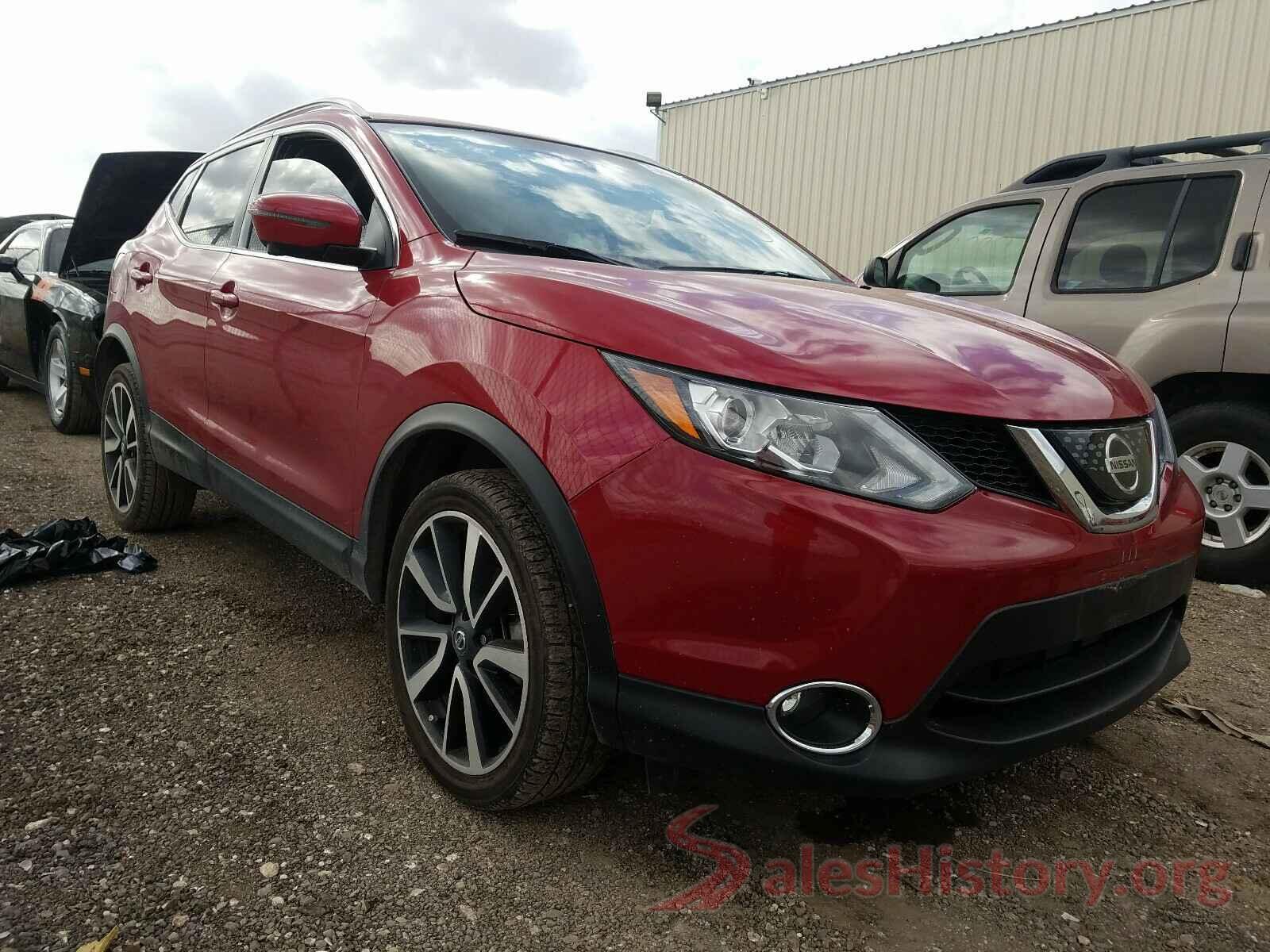 JN1BJ1CP8JW159418 2018 NISSAN ROGUE