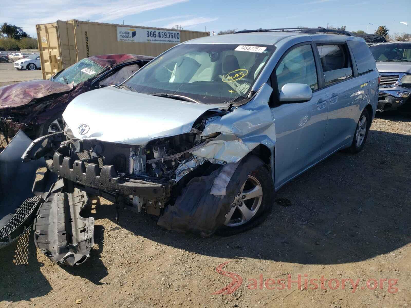 5TDKZ3DCXHS895204 2017 TOYOTA SIENNA