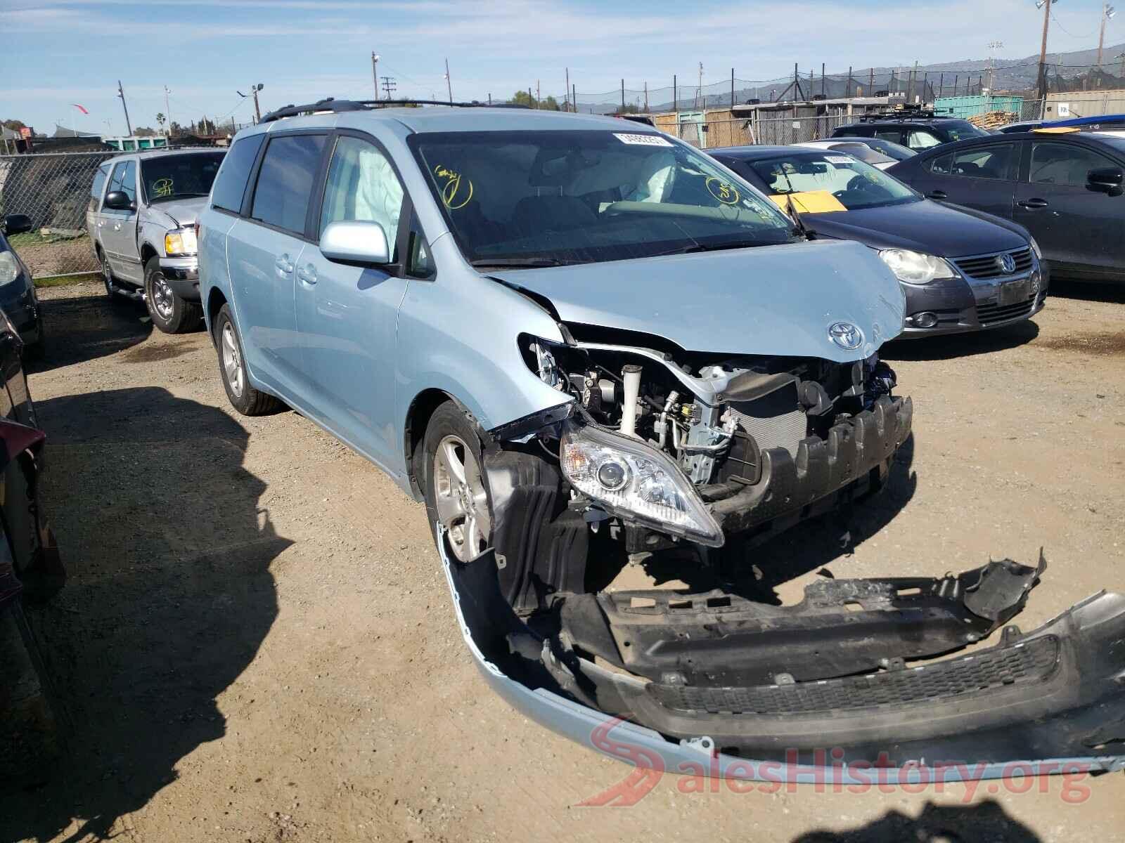 5TDKZ3DCXHS895204 2017 TOYOTA SIENNA