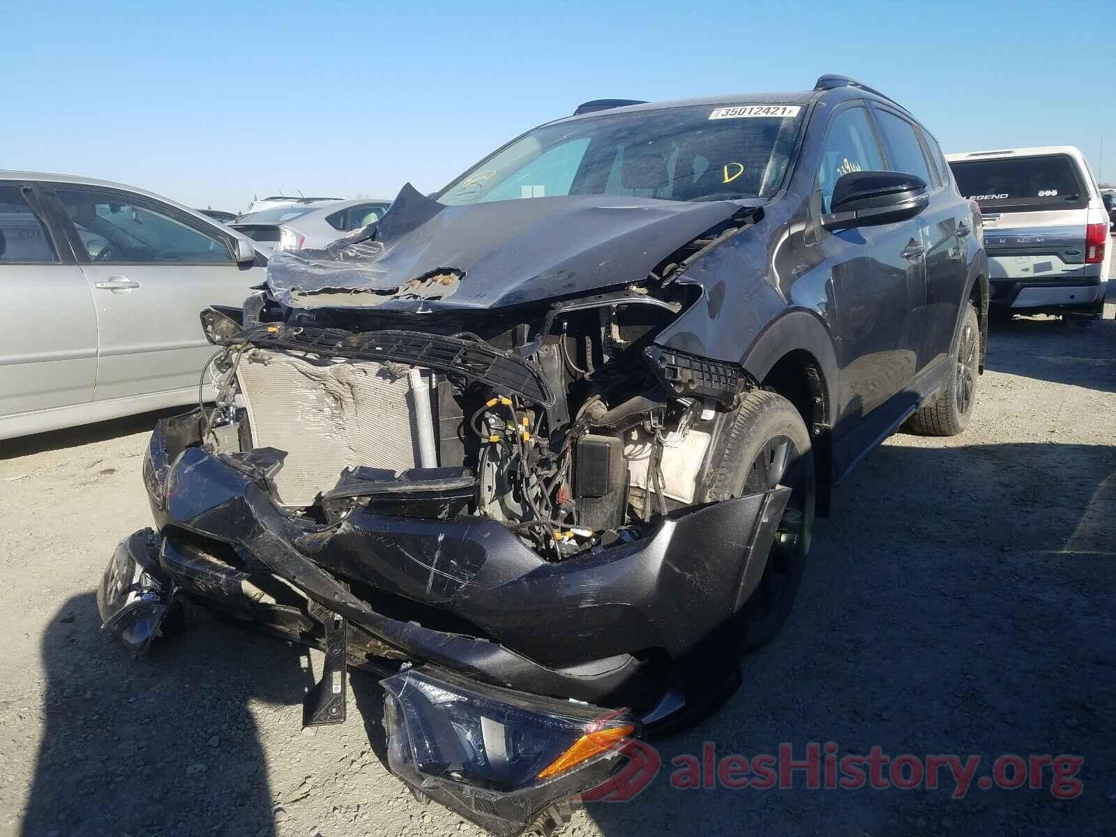 2T3RFREVXJW840573 2018 TOYOTA RAV4